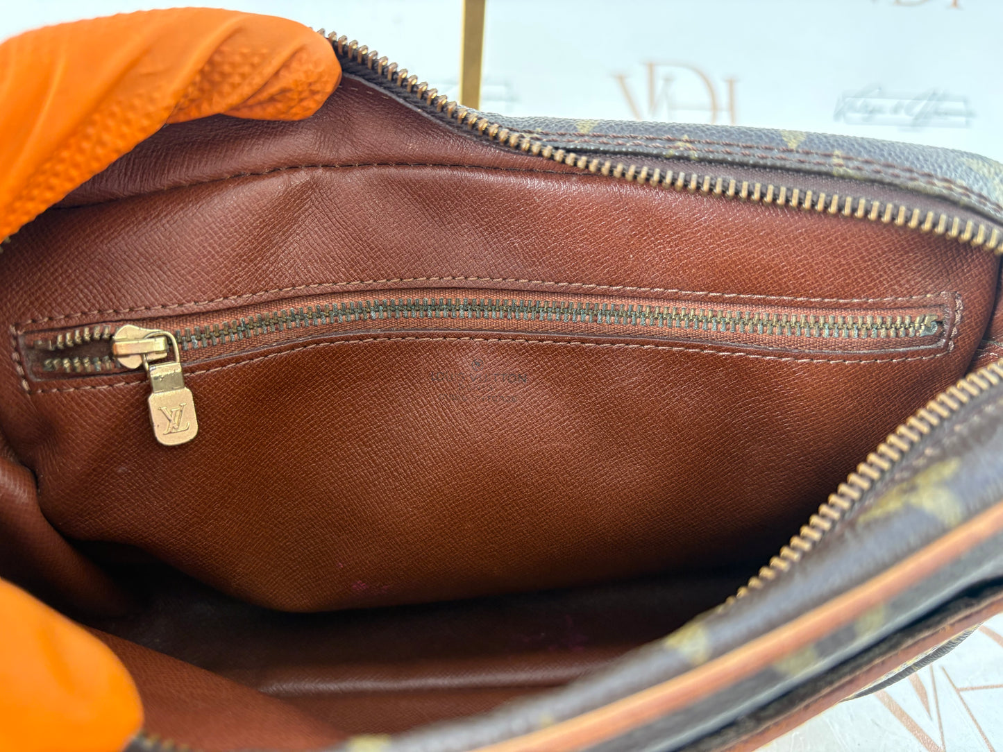 018203 - Louis Vuitton Trocadero 24