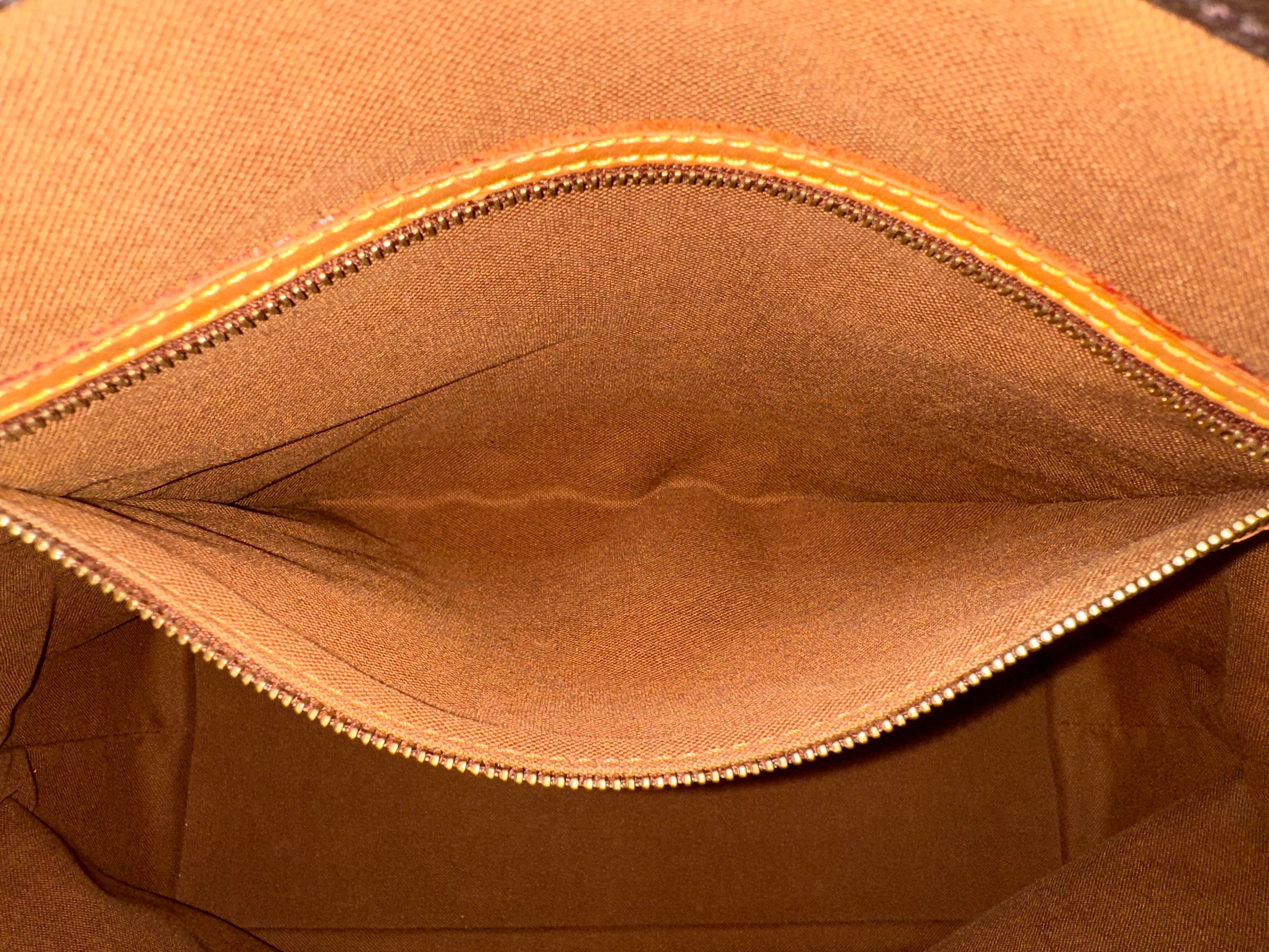 Louis Vuitton Cabas Mezzo