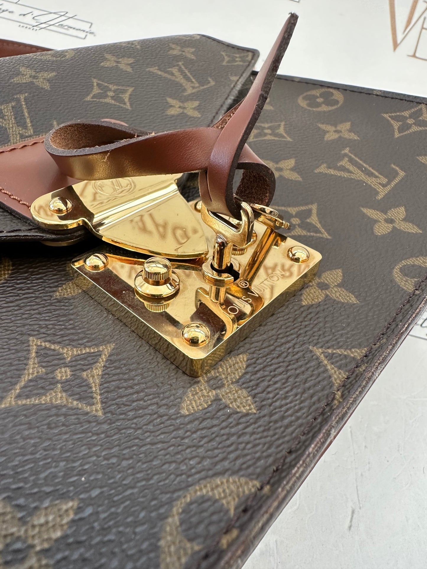 017854 - Louis Vuitton Concorde
