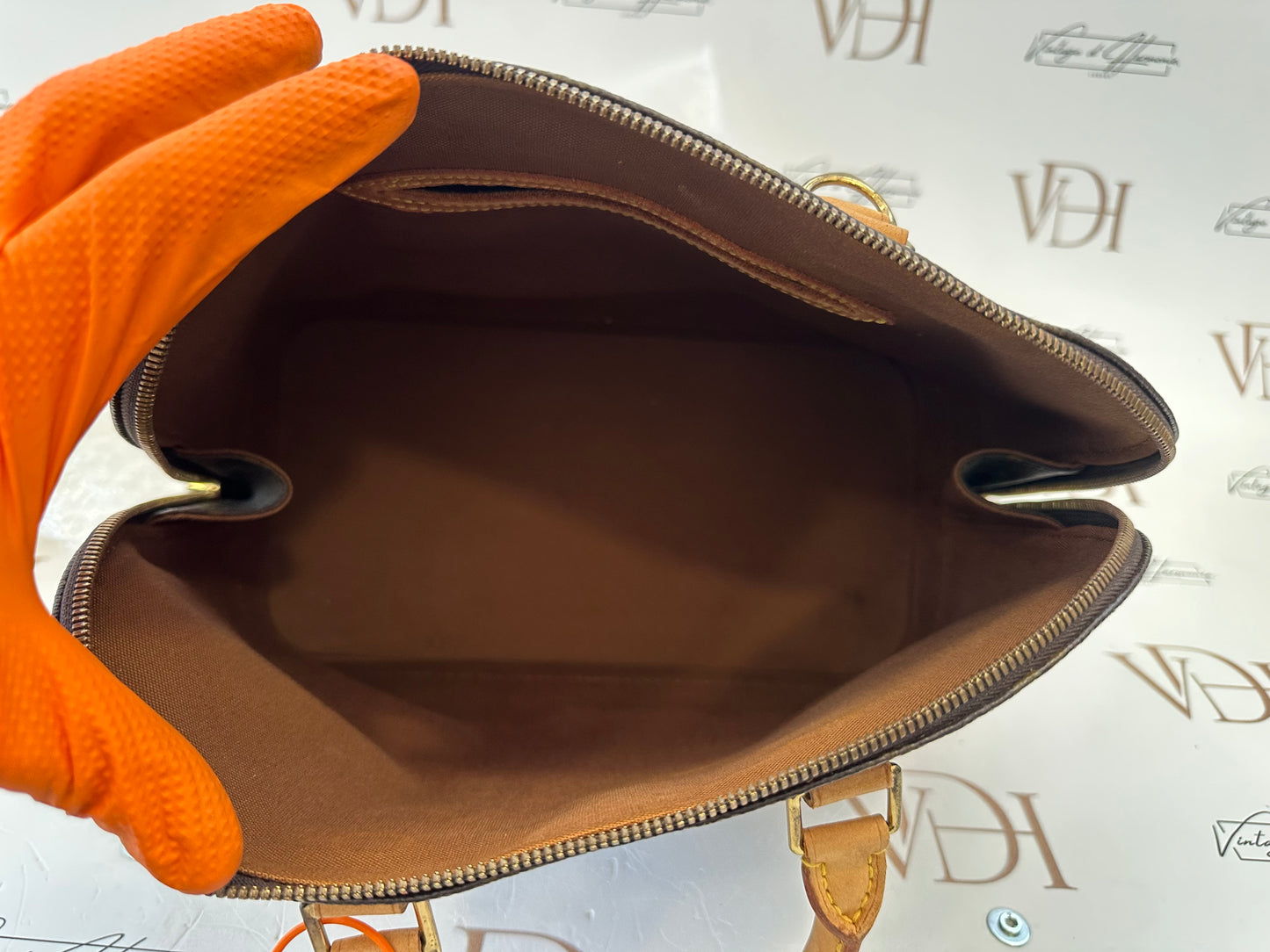 017815 - Louis Vuitton Alma