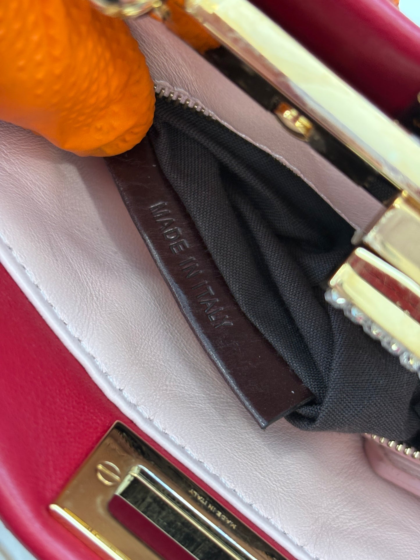 383955 - Fendi Peekaboo