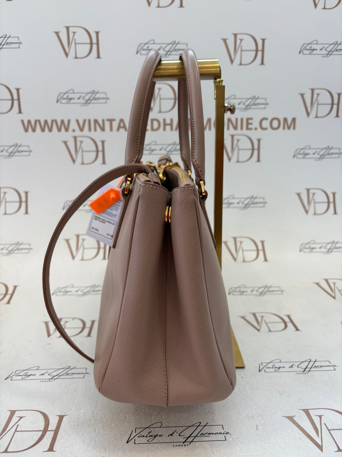 201296 - Prada Galleria
