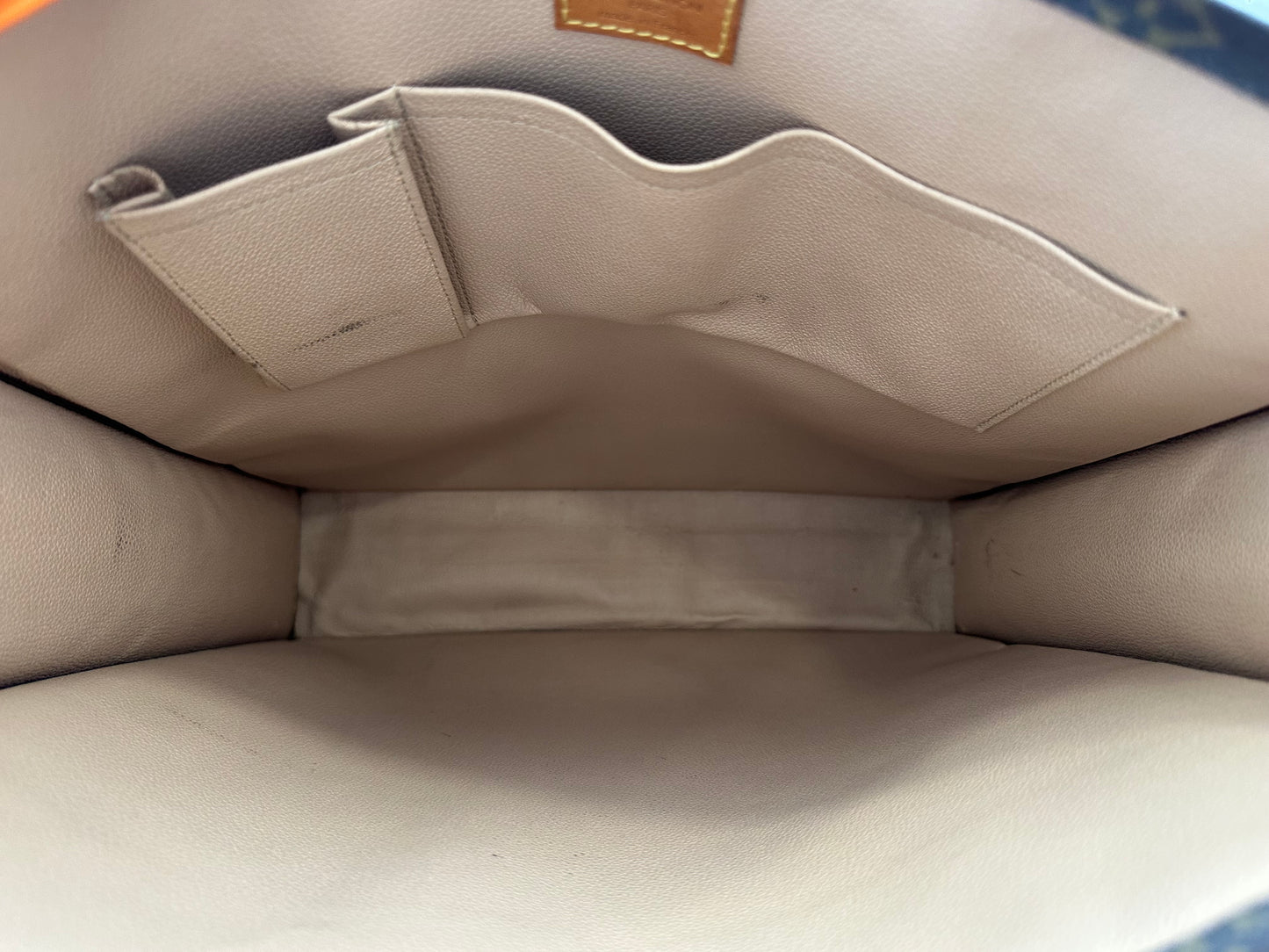 017774 - Louis Vuitton Sac Plat