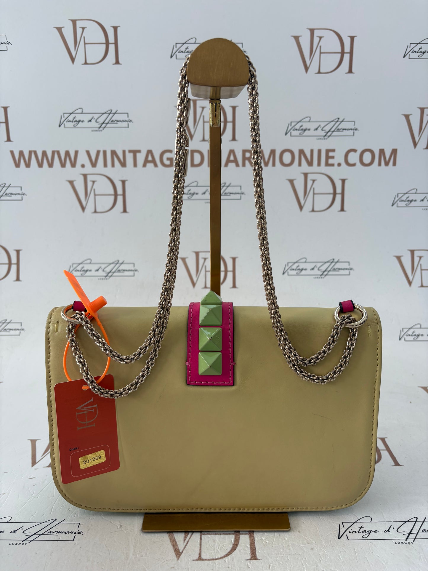 201269 - Valentino Glam Lock