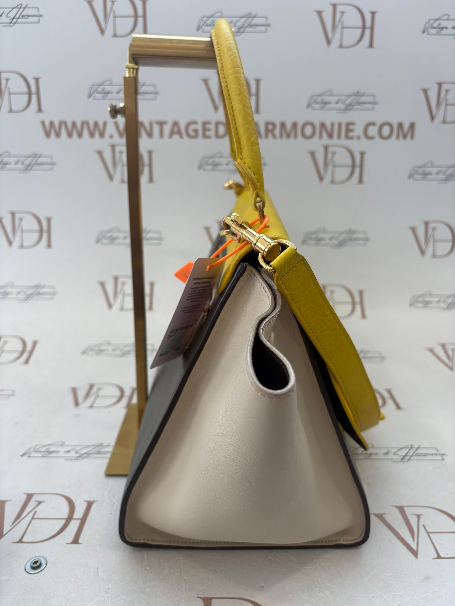 384132 - Céline Trapeze