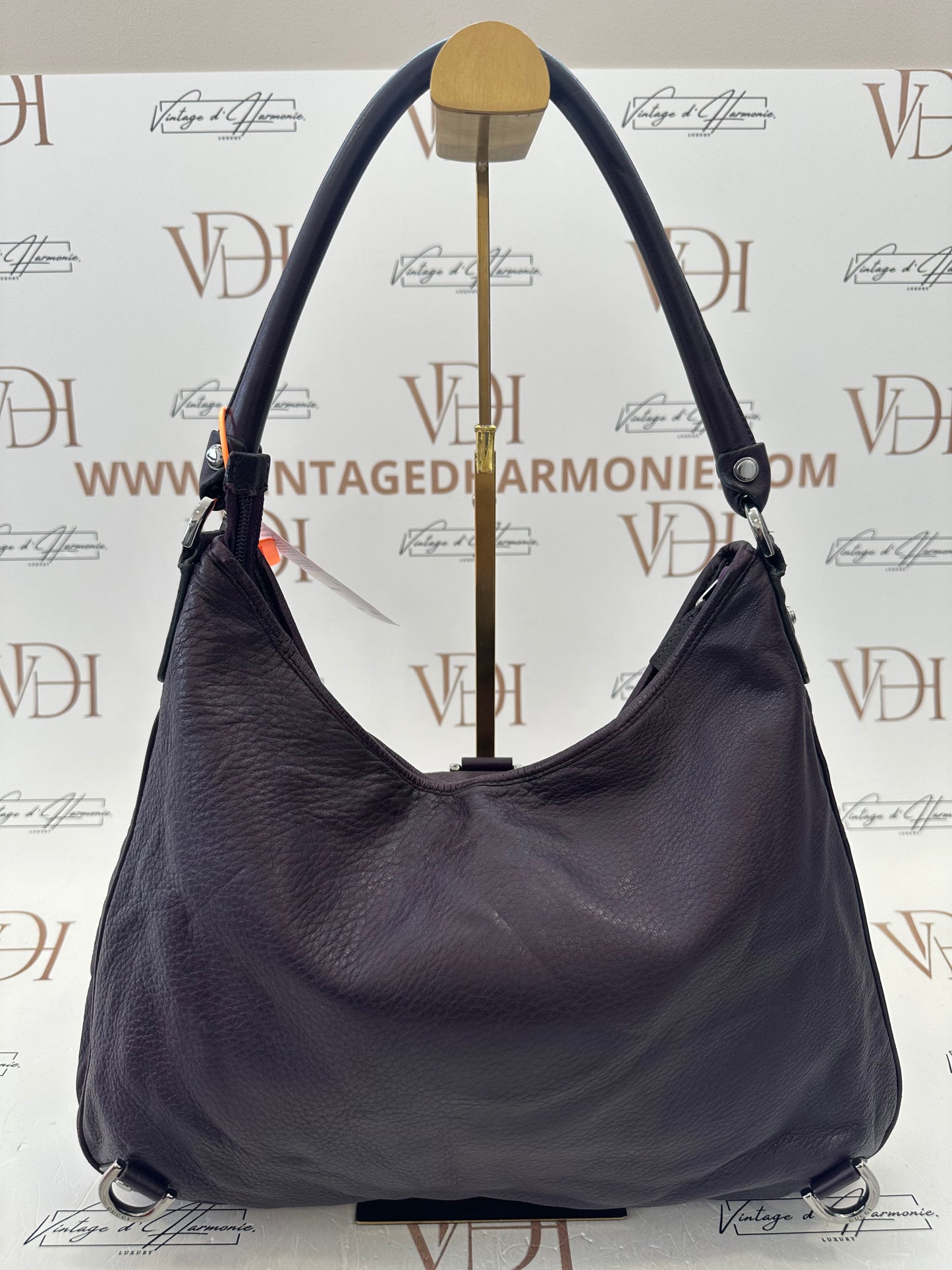 382387 - Gucci Abbey