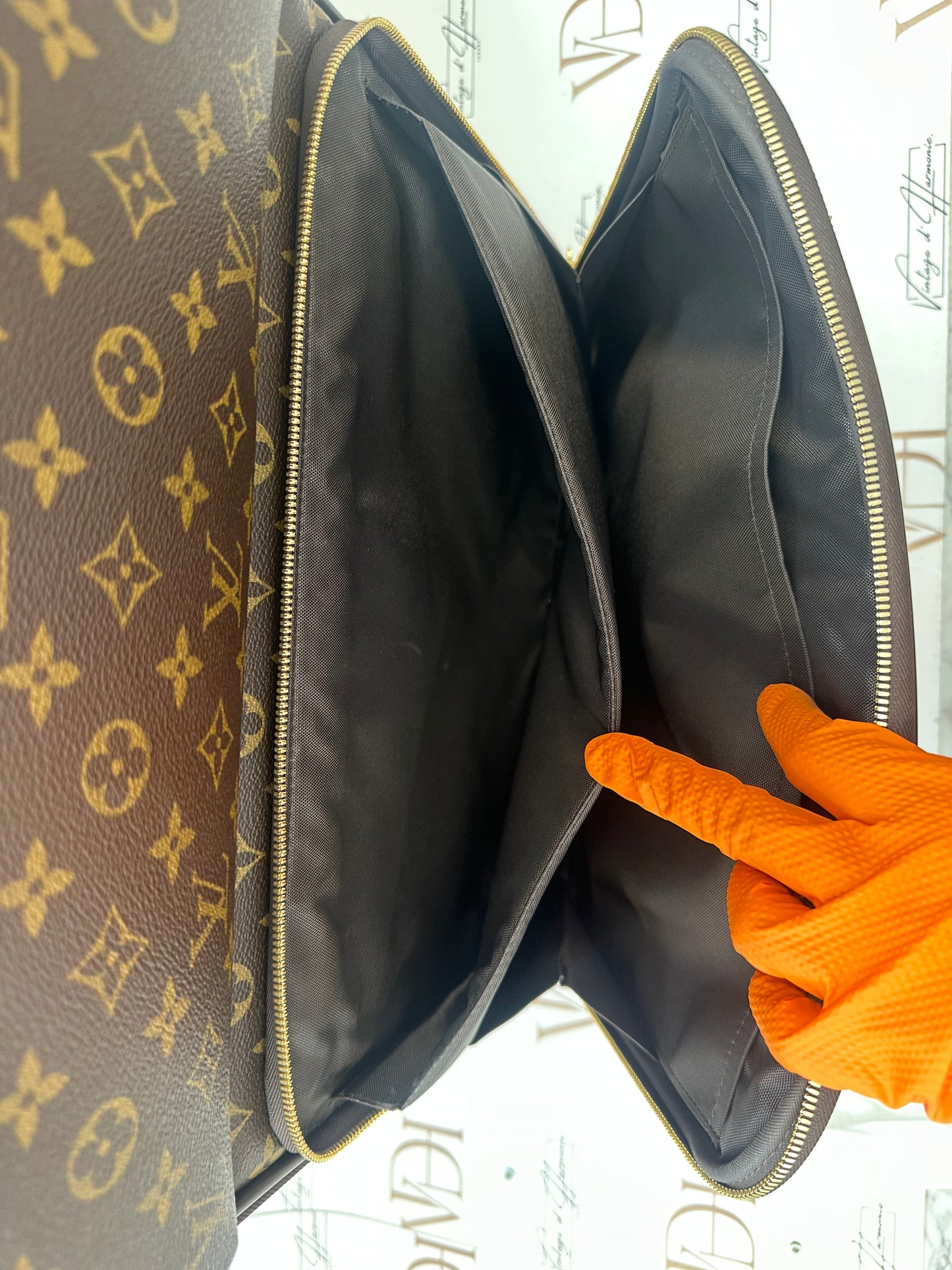 016886 - Louis Vuitton Trolley