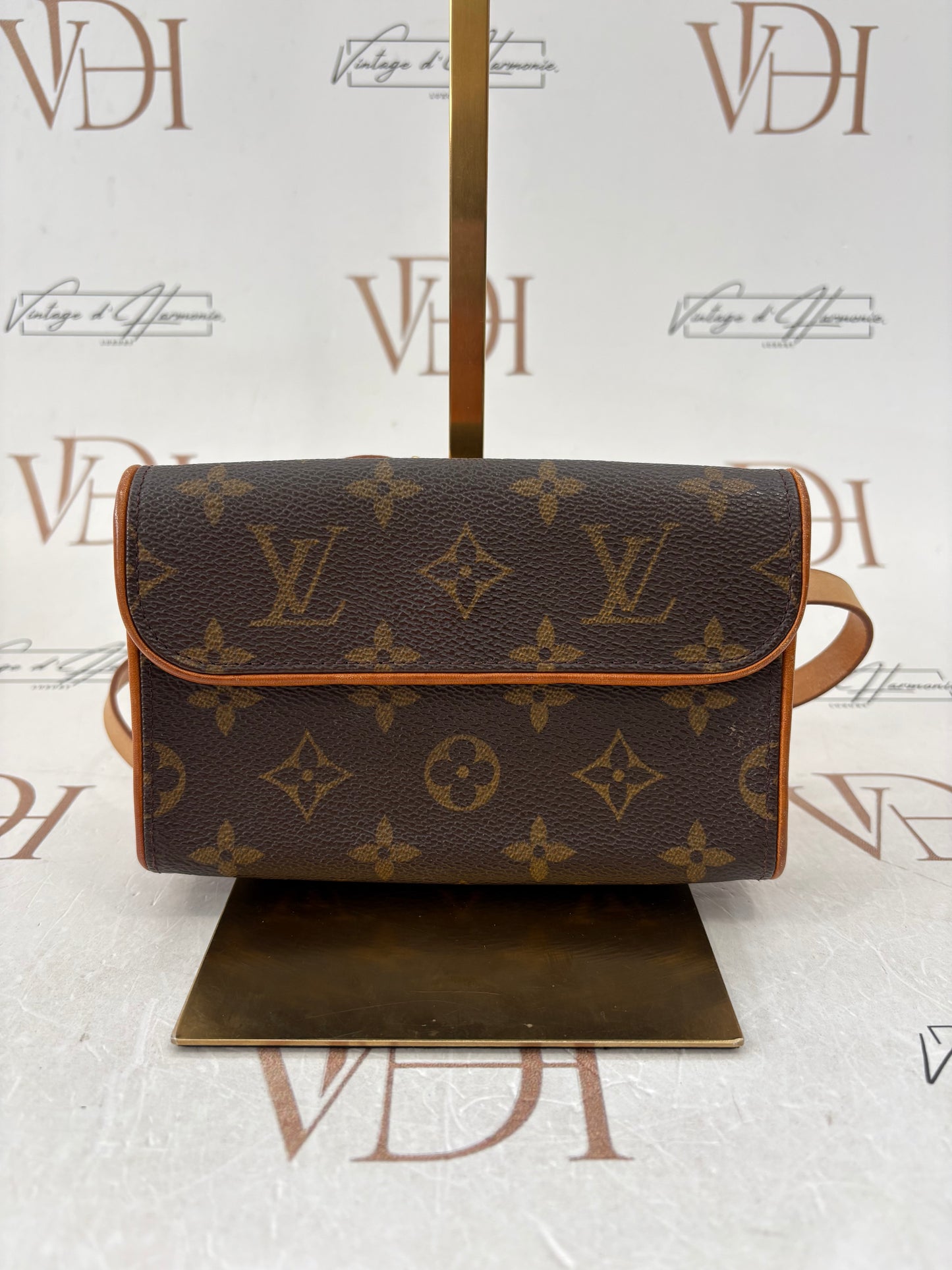 018982 - Louis Vuitton Florentine