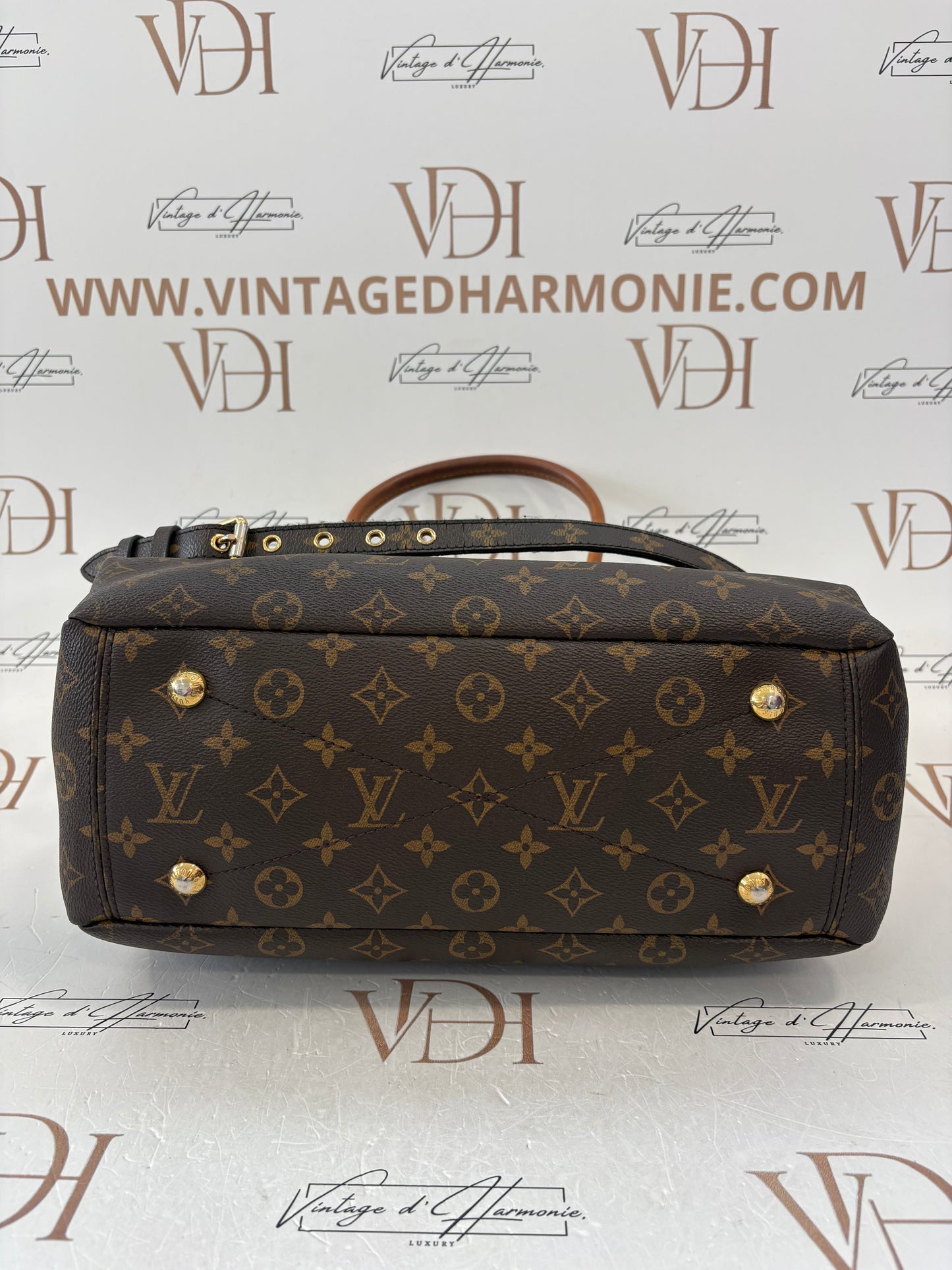 382944 - Louis Vuitton Pallas