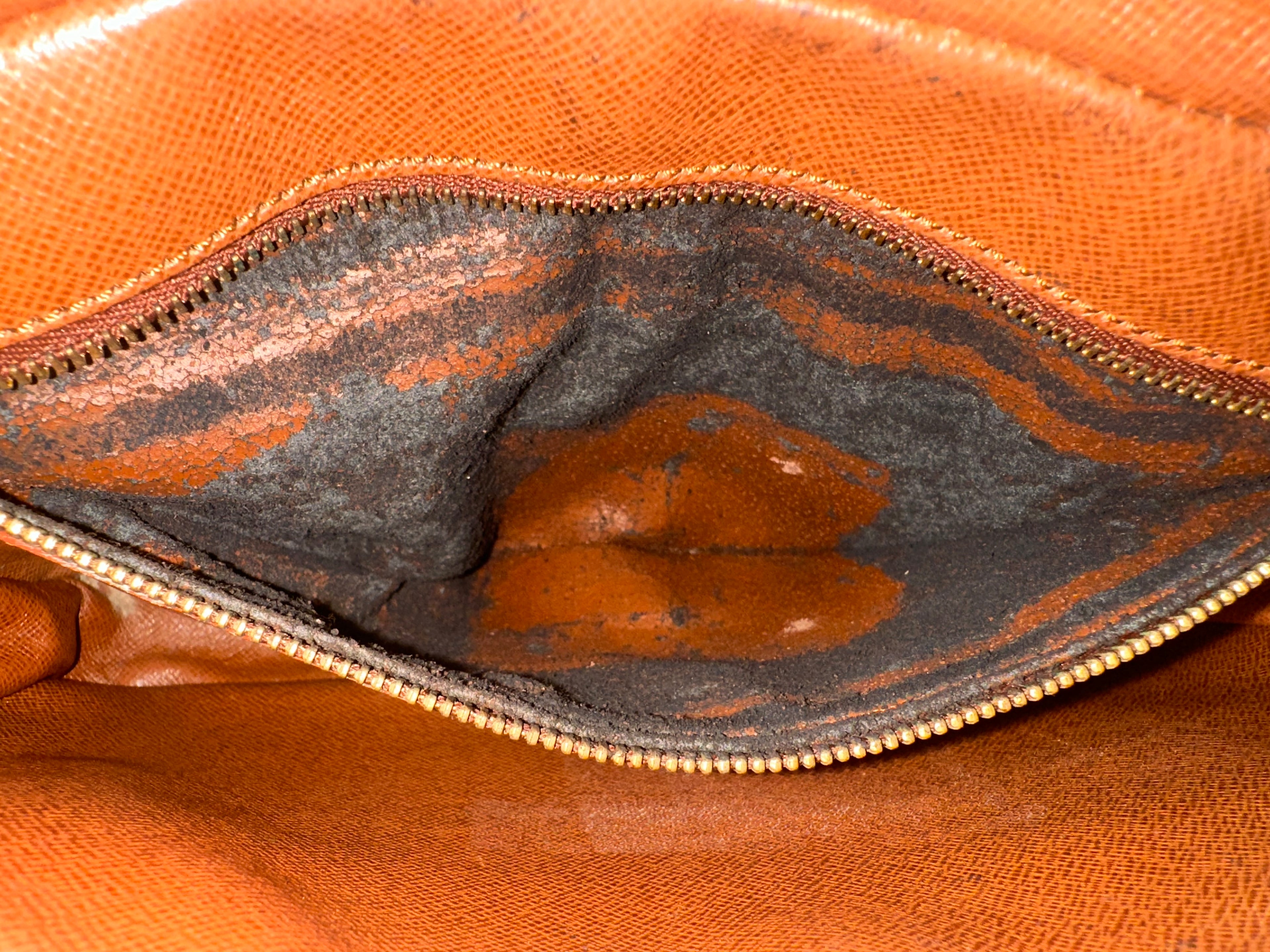 Louis Vuitton Dragonne GM