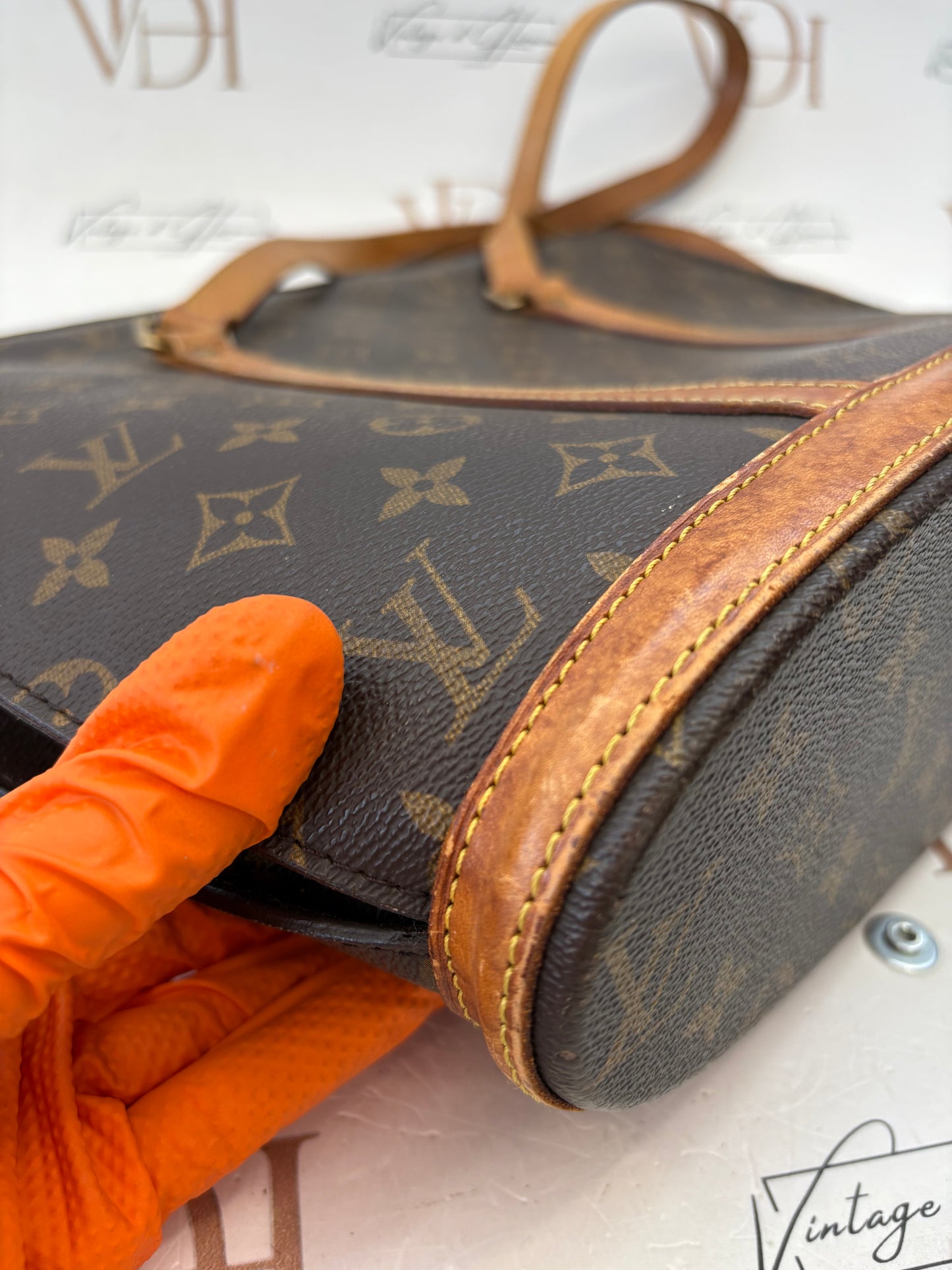 018926 - Louis Vuitton Babylone