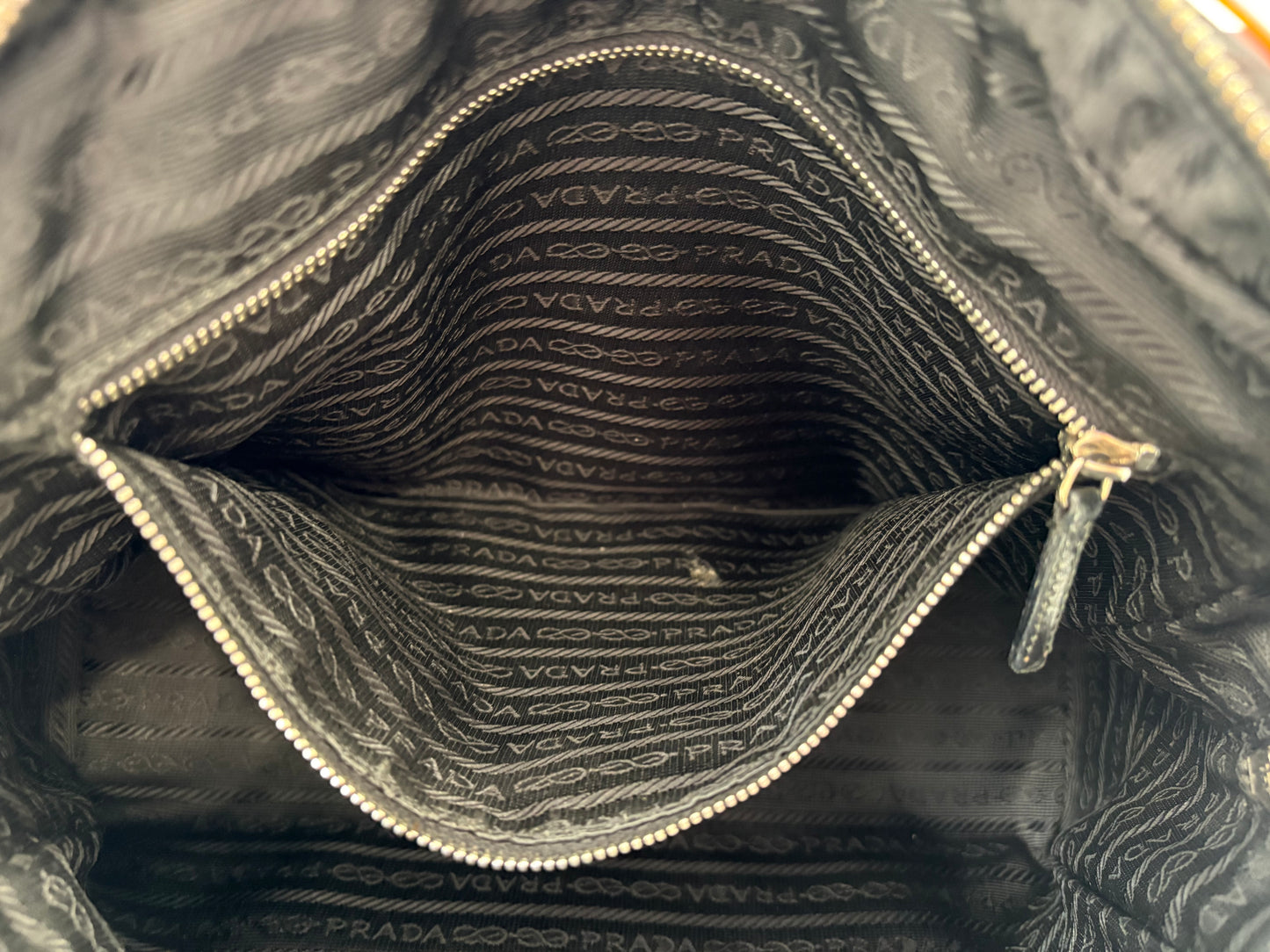 018336 - Prada Tote Nylon
