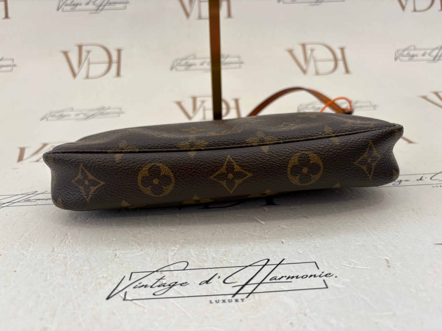 018261 - Louis Vuitton Pochette Accessoires