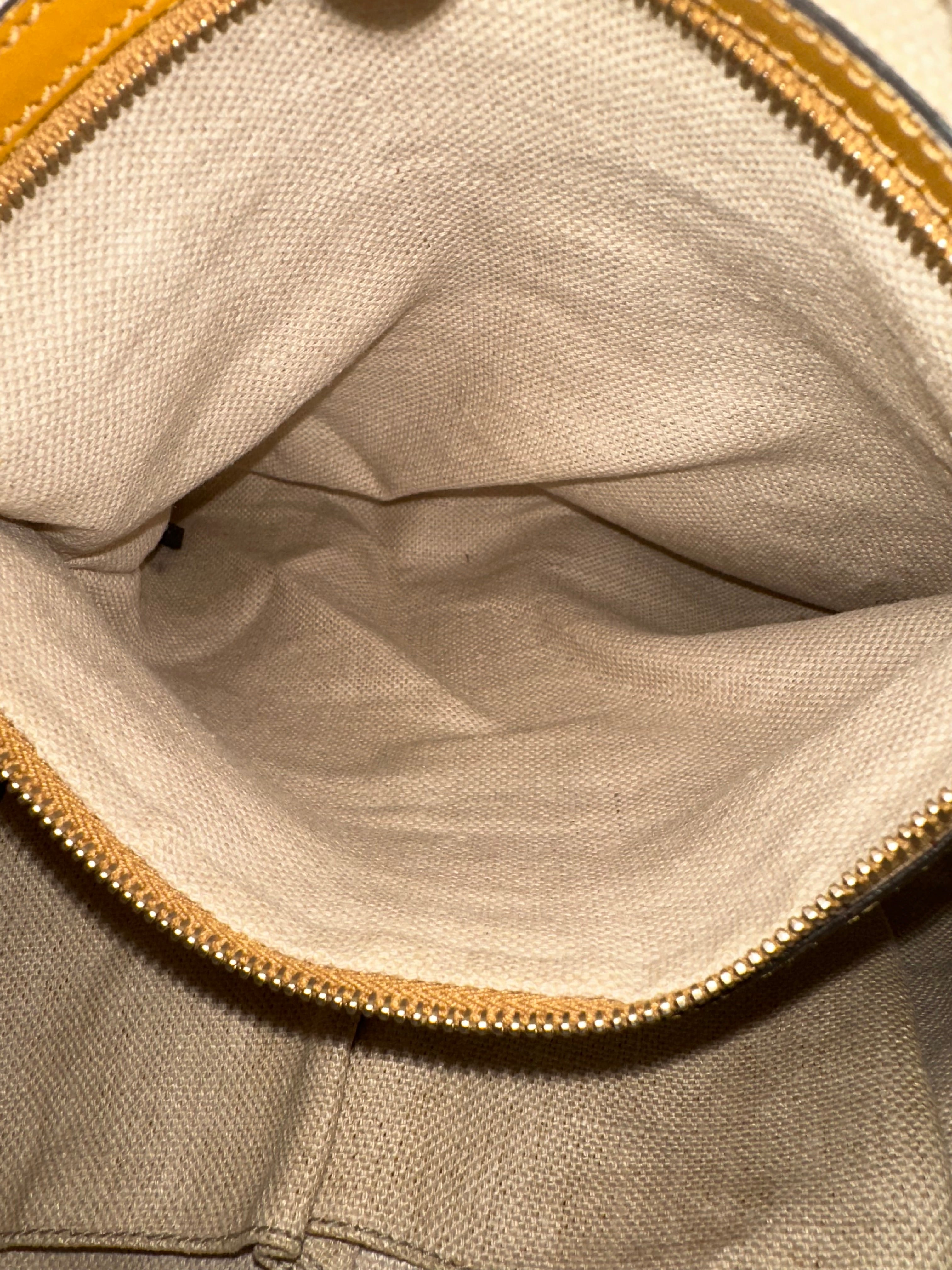 Gucci GG Canvas +pochette