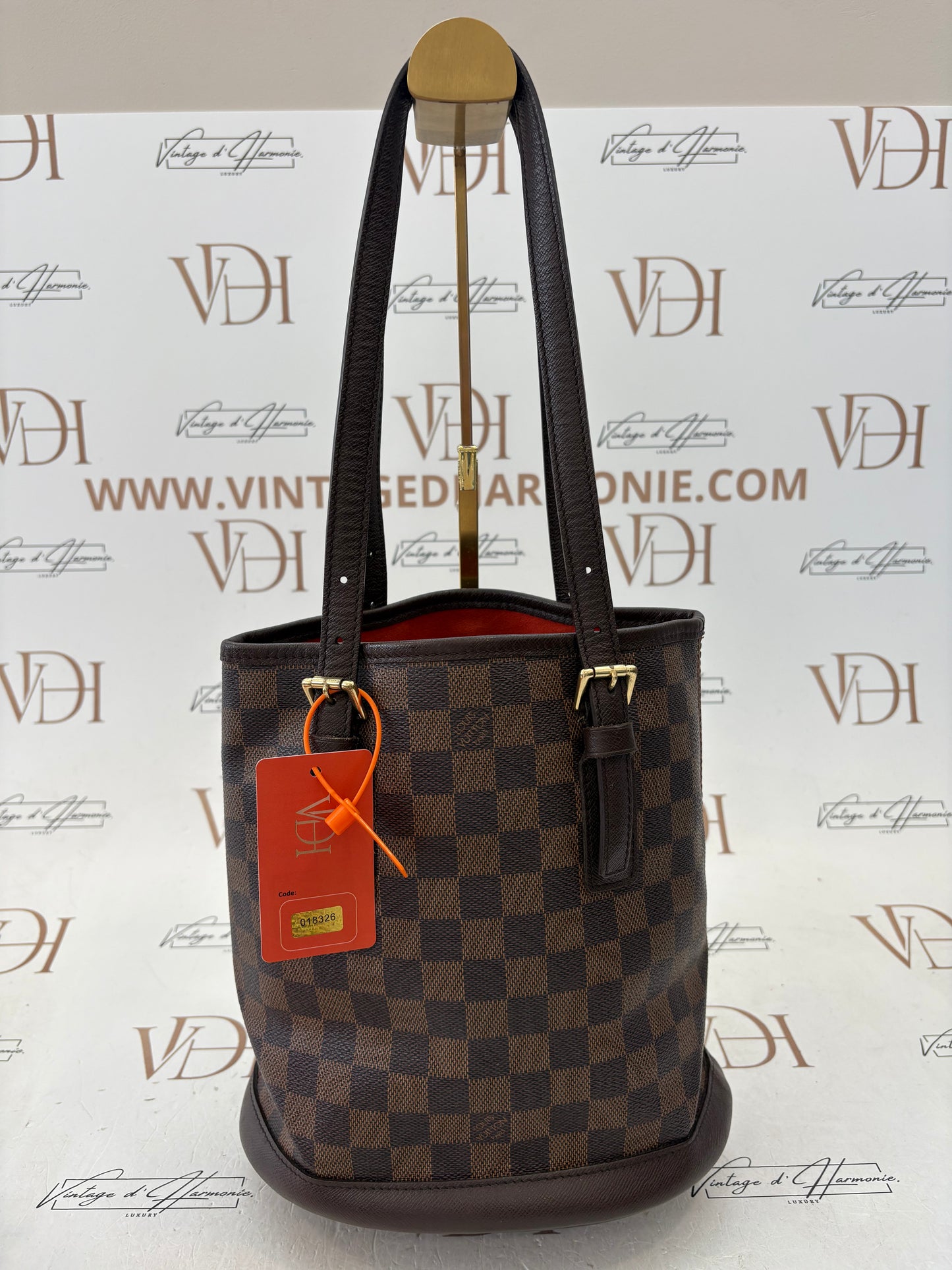 018326 - Louis Vuitton Marais