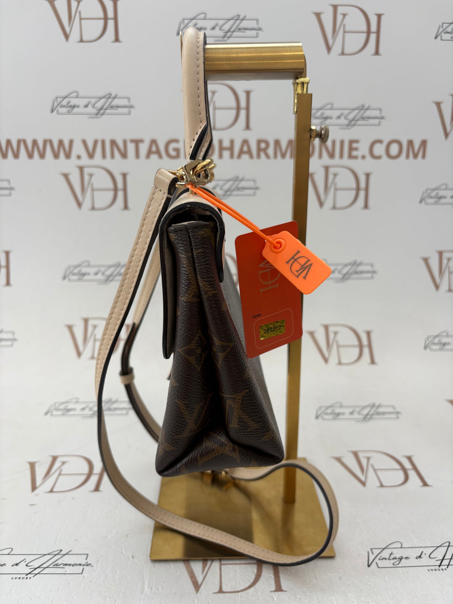 383979 - Louis Vuitton Locky BB