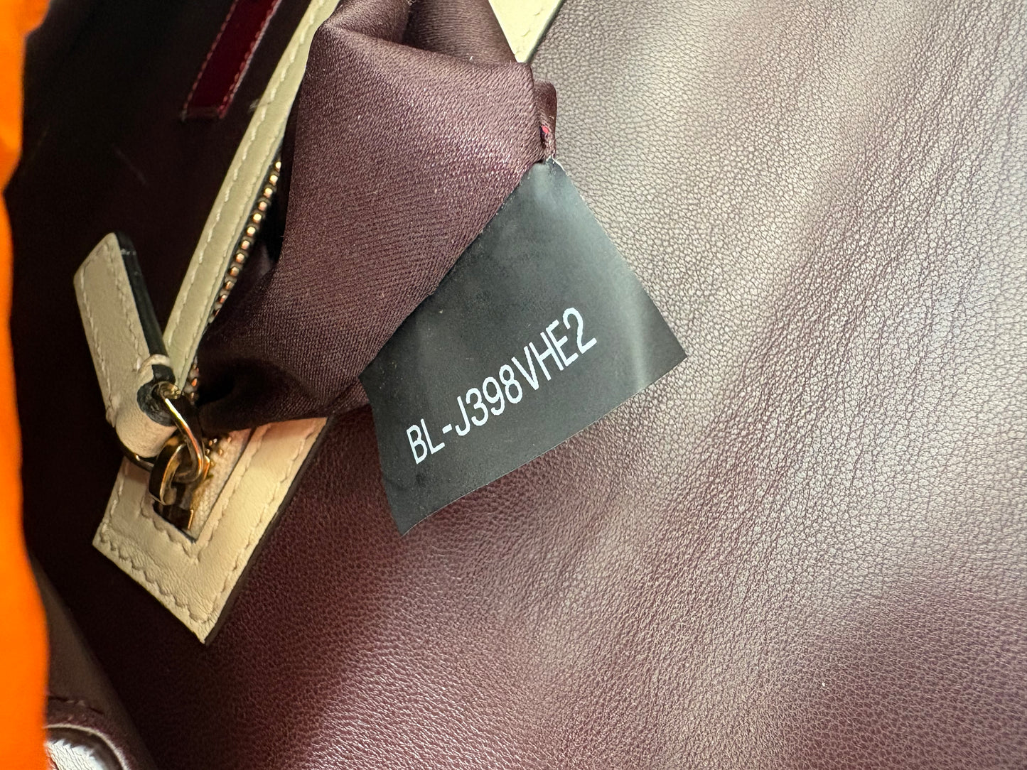 383475 - Valentino Glam Lock
