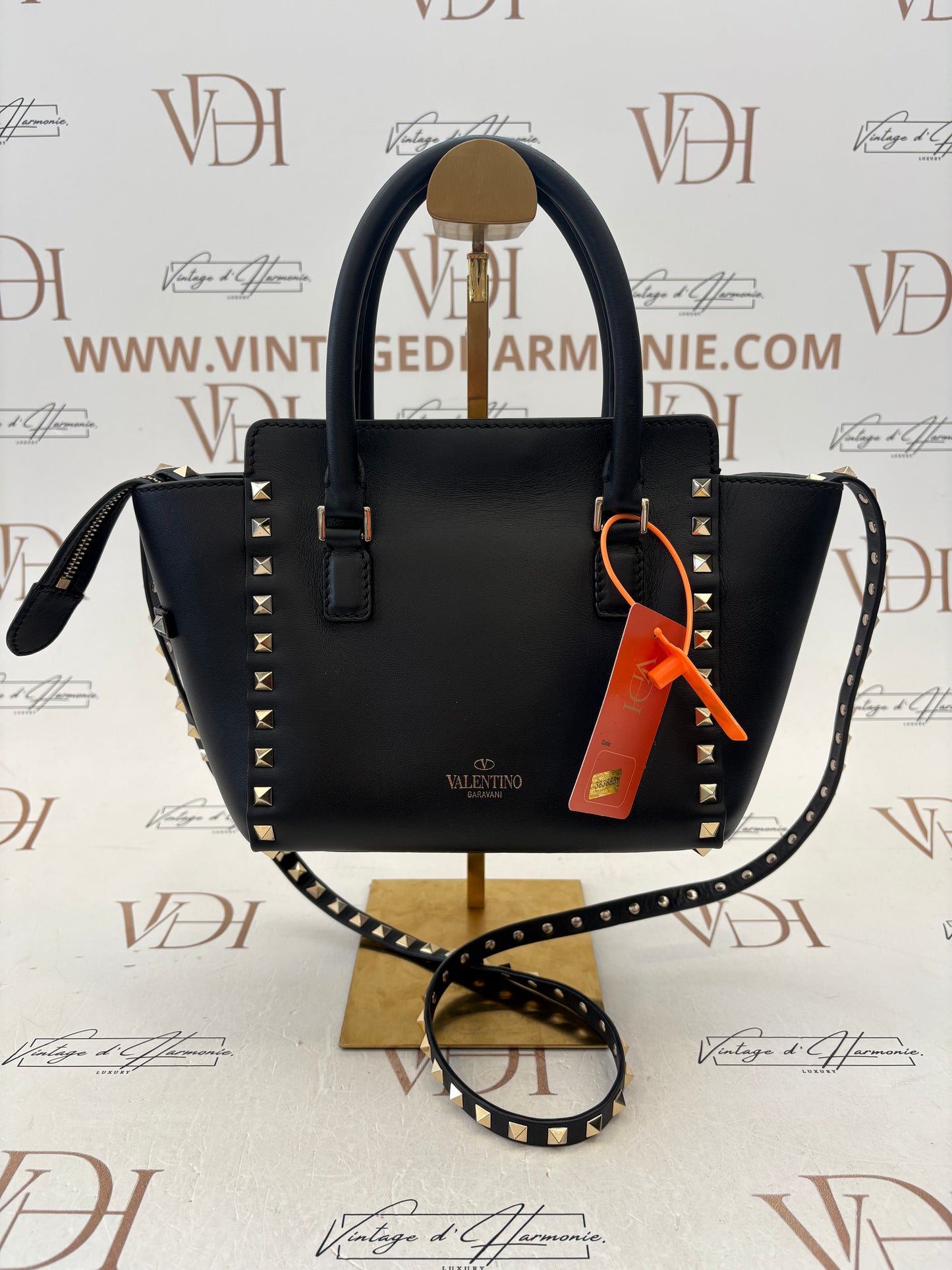 383885 - Valentino Rockstud
