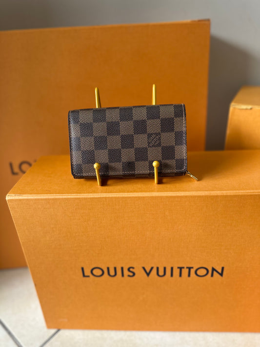 Louis Vuitton Tresor Damier