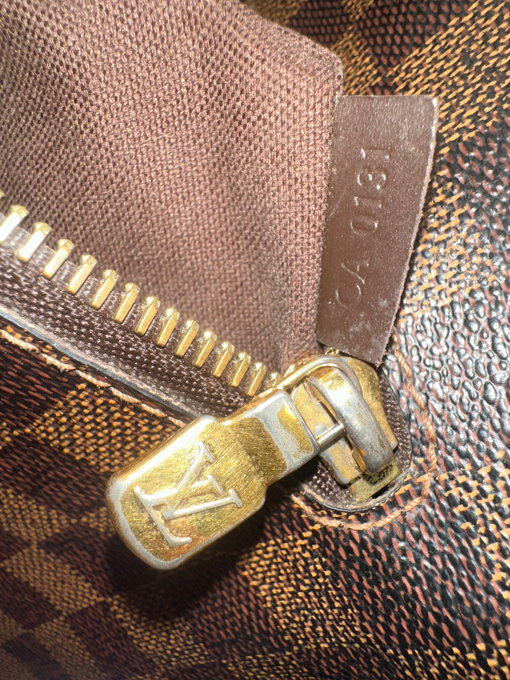 Louis Vuitton Damier Brooklyn MM