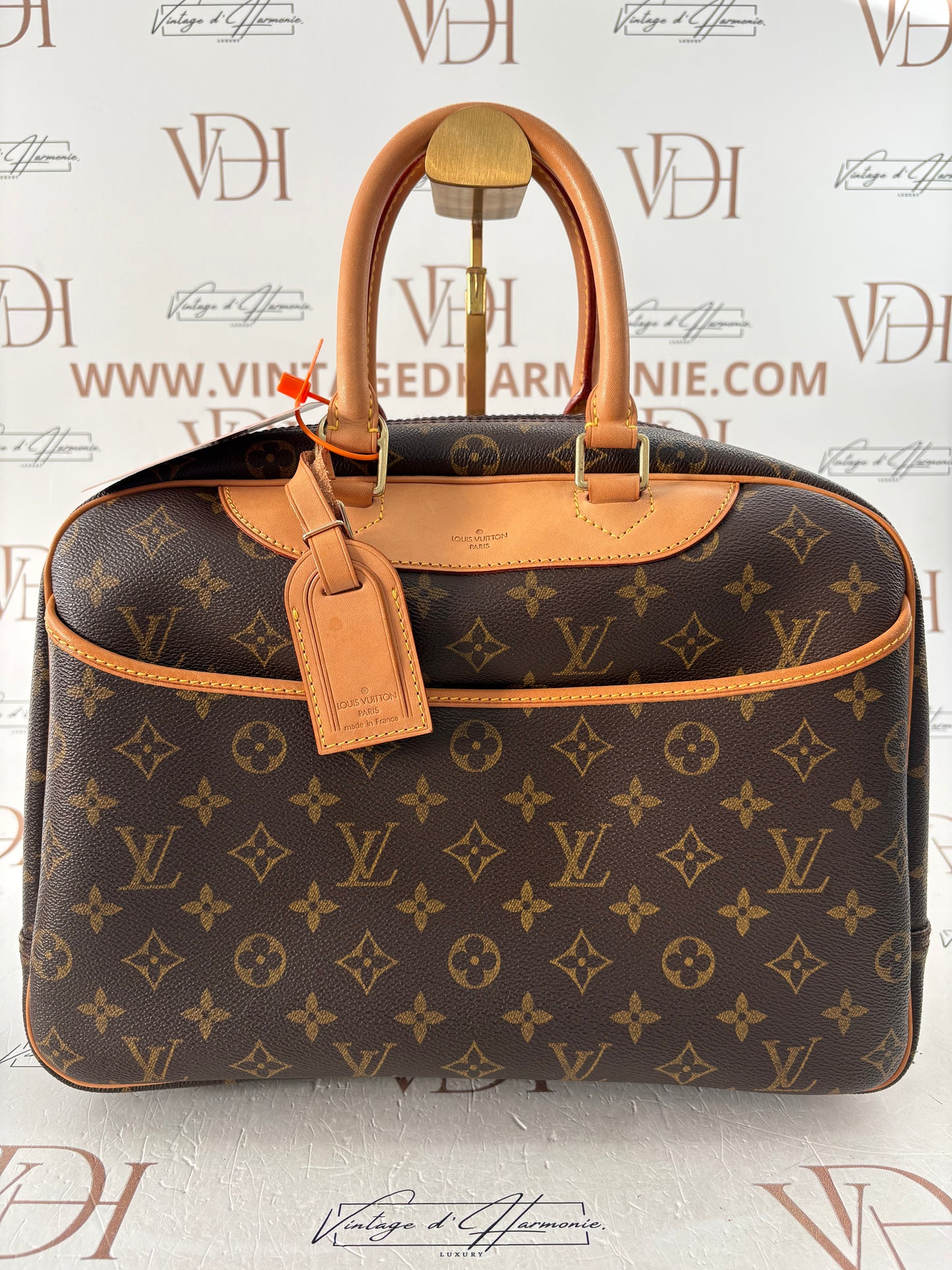 018884 - Louis Vuitton Deauville