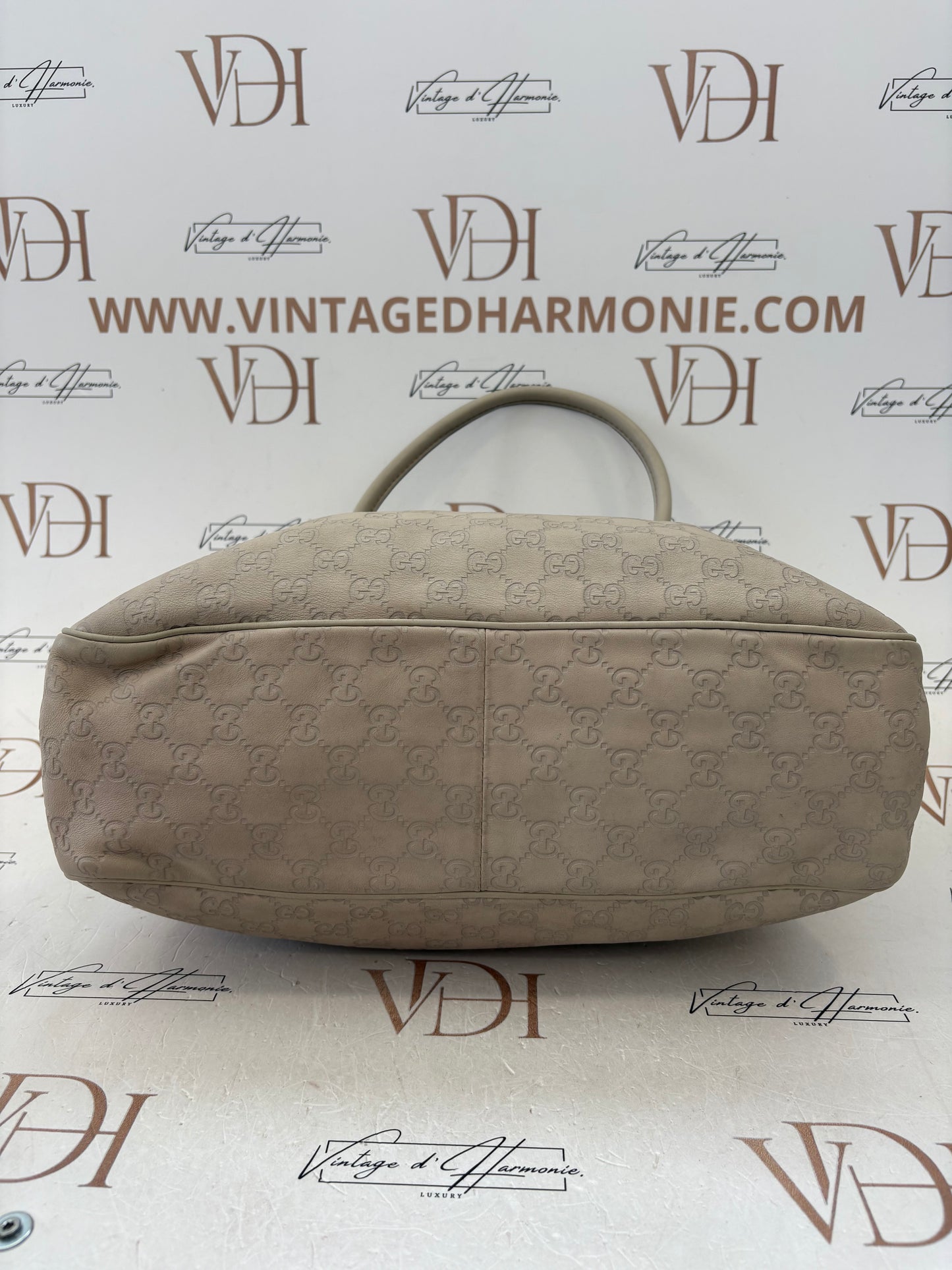383915 - Gucci Sukey