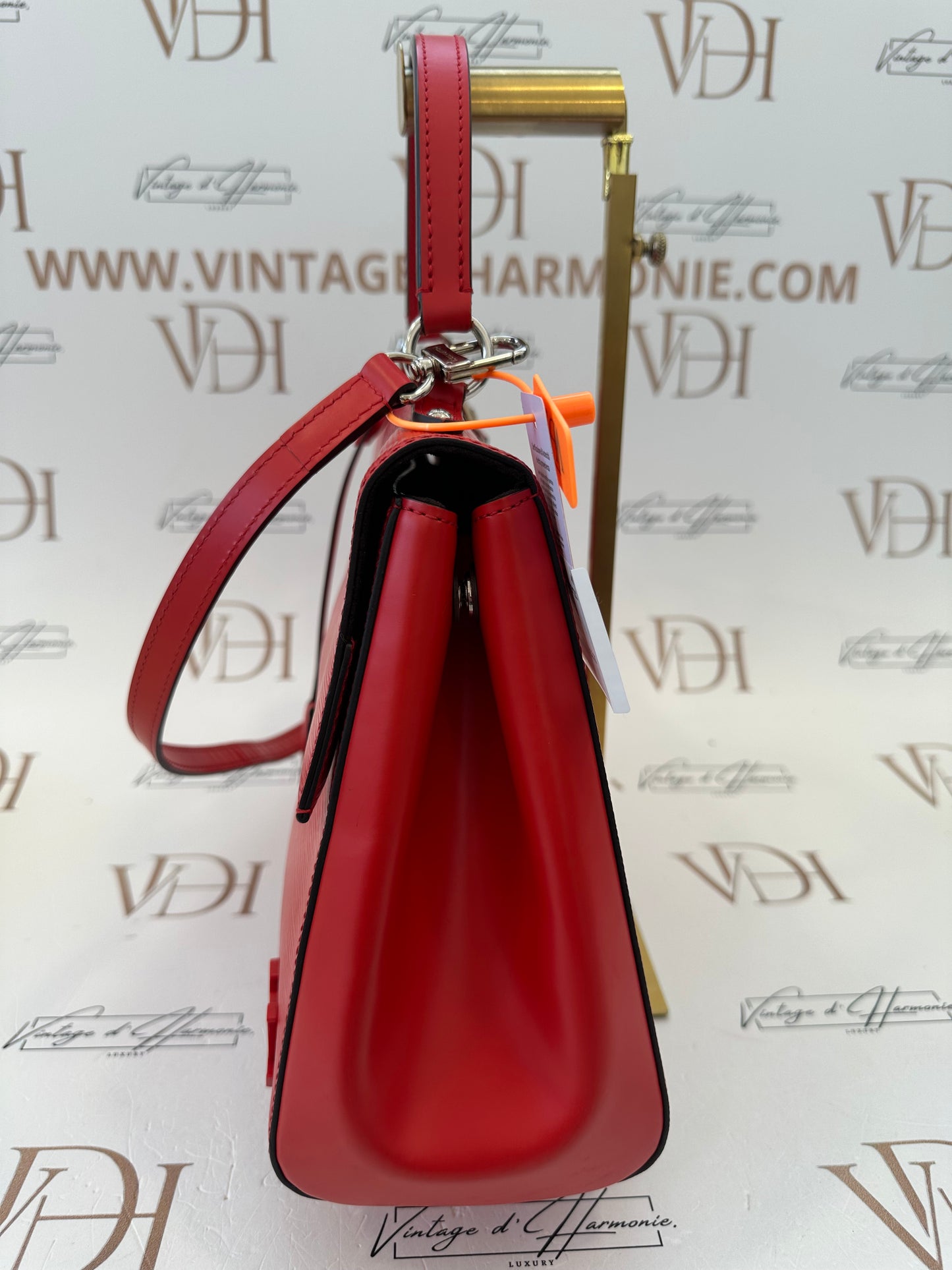382649 - Louis Vuitton Cluny