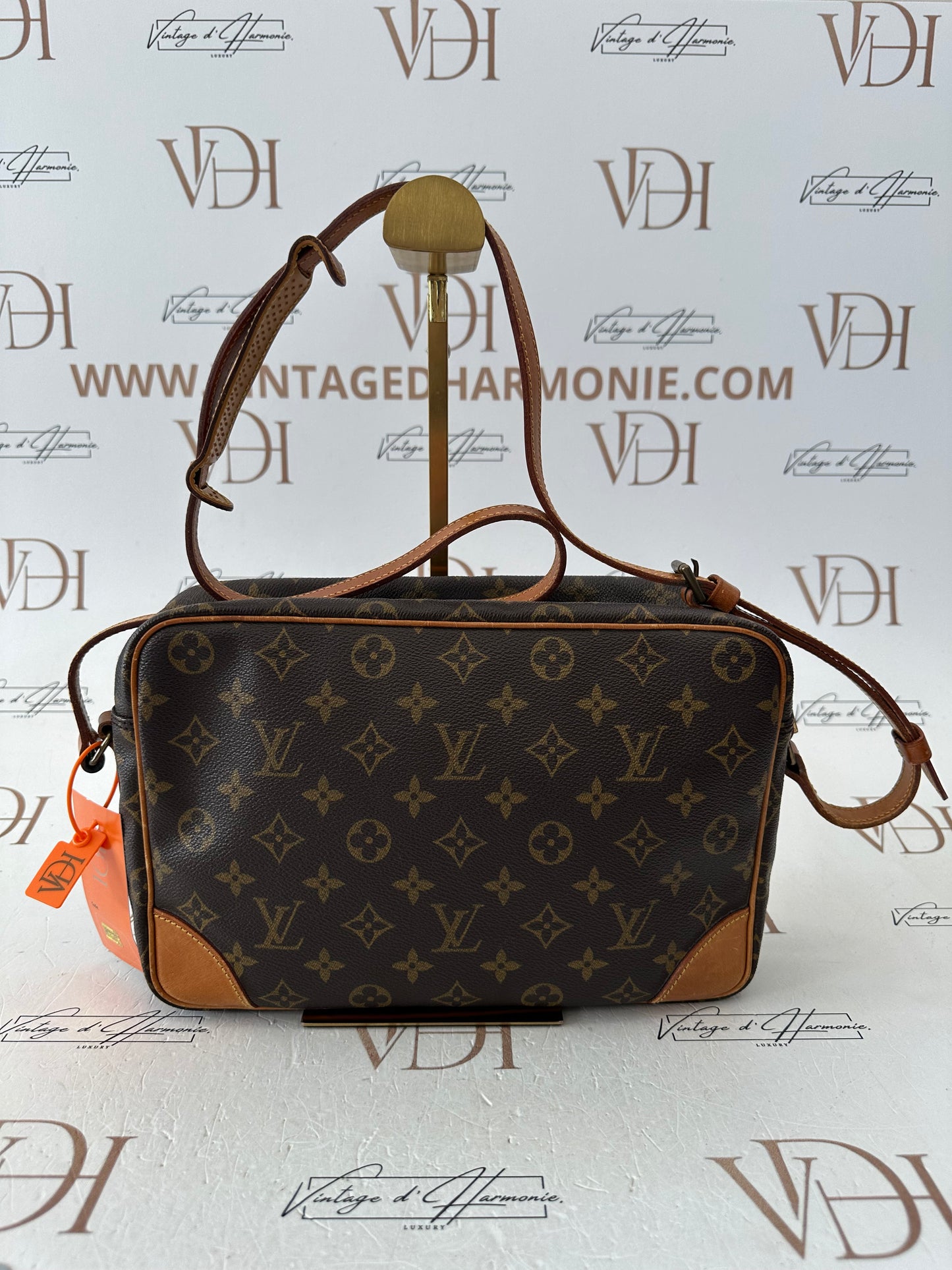018124 -Louis Vuitton Trocadero 30