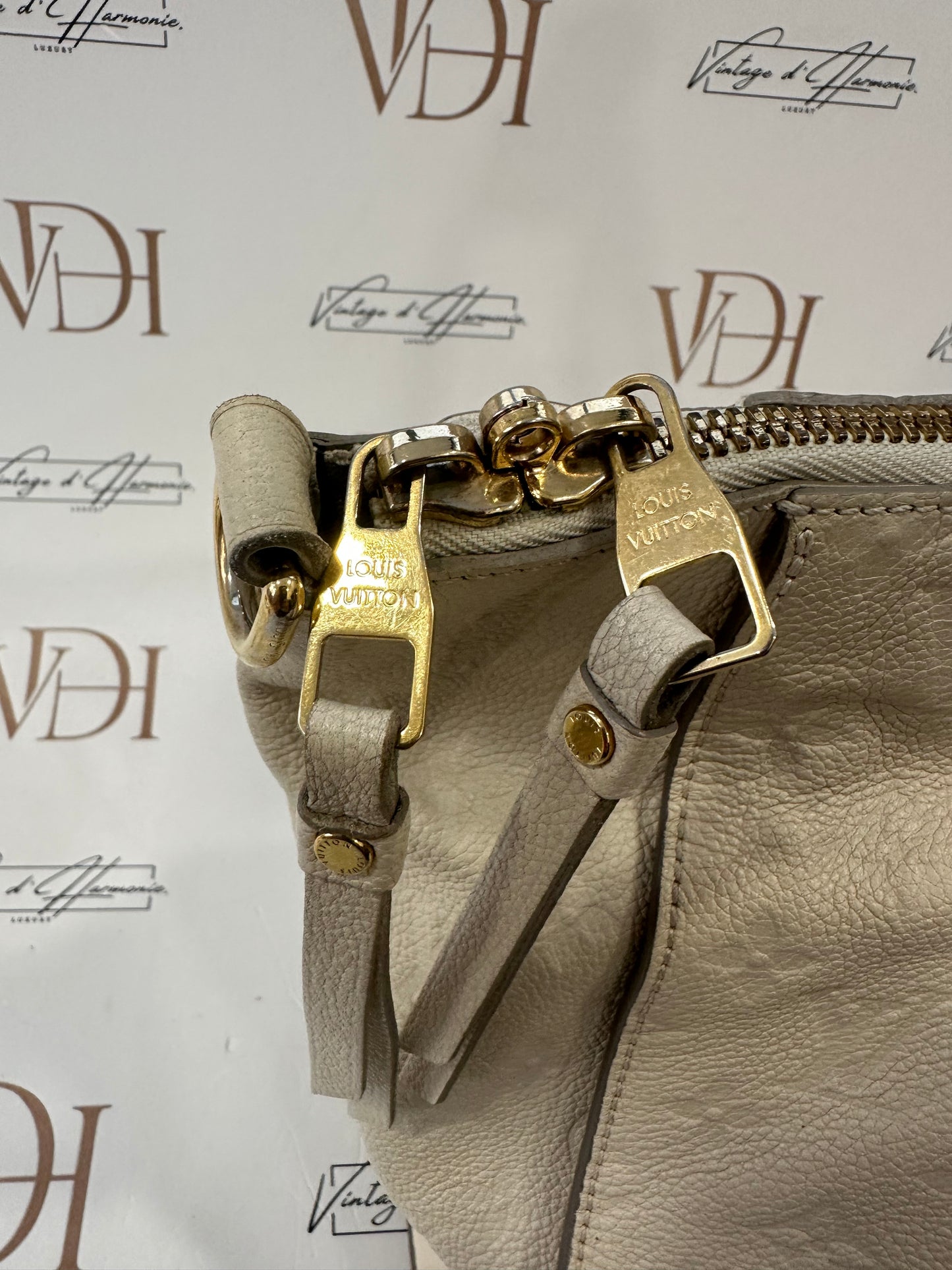 382893 - Louis Vuitton Lumineuse