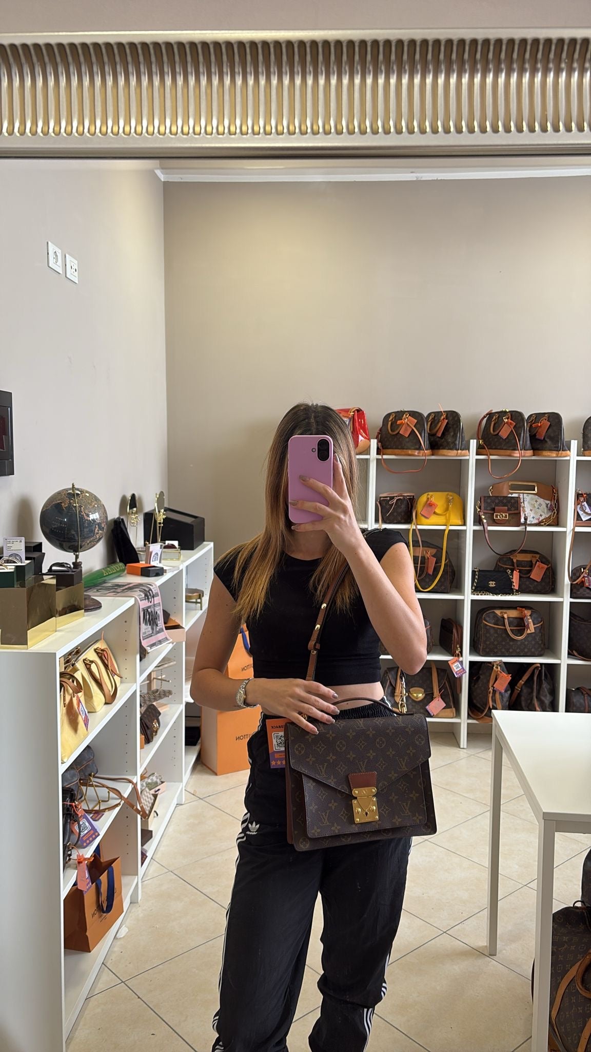 Louis Vuitton Monceau 28