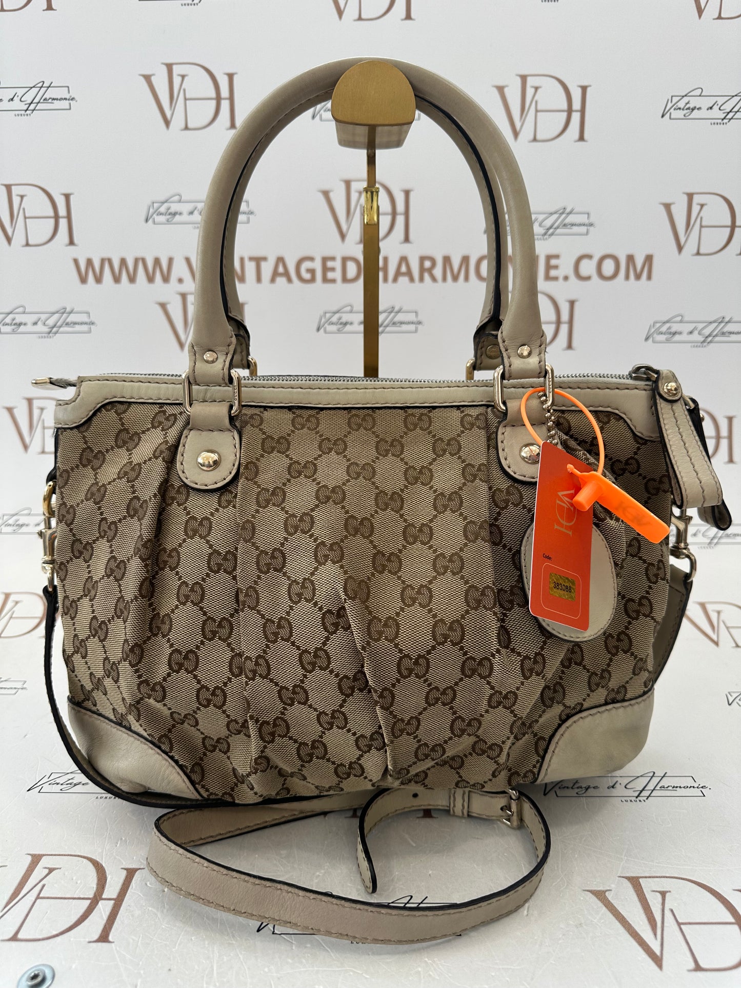 383088 - Gucci Sukey