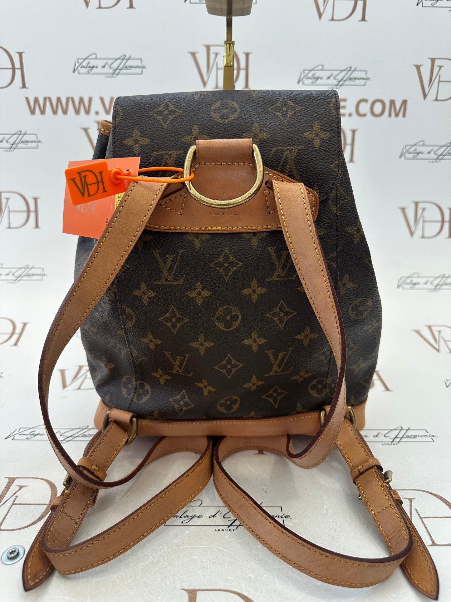 017837 - Louis Vuitton Montsouris MM