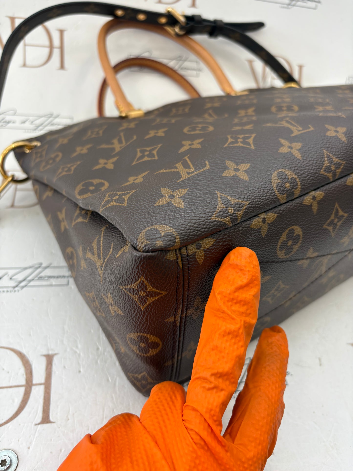 201184 - Louis Vuitton Pallas