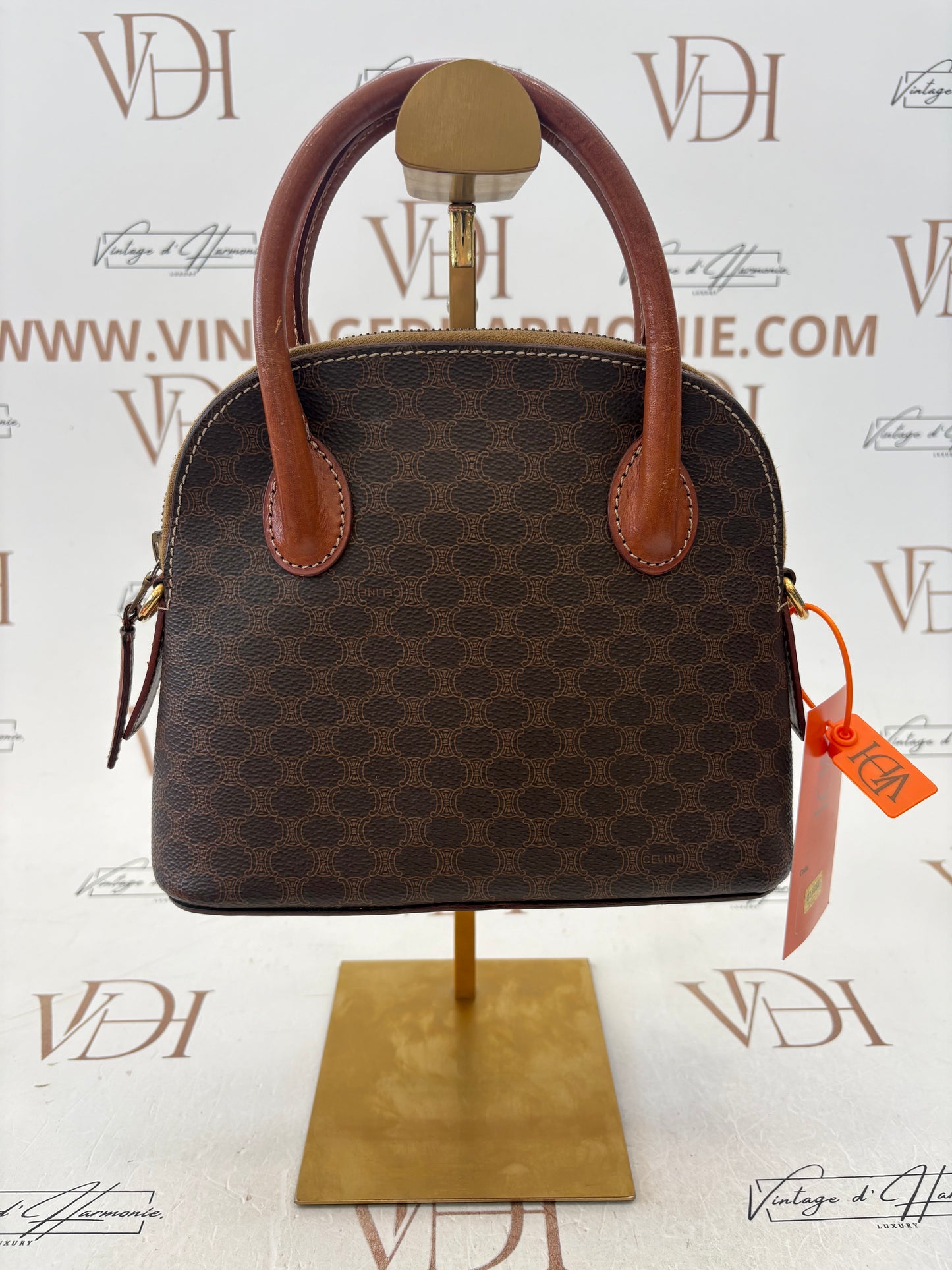 018082 - Céline Brown PVC Macadam