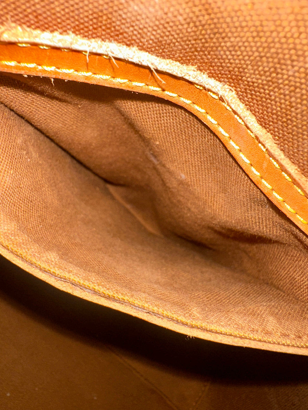 Louis Vuitton Ellipse MM