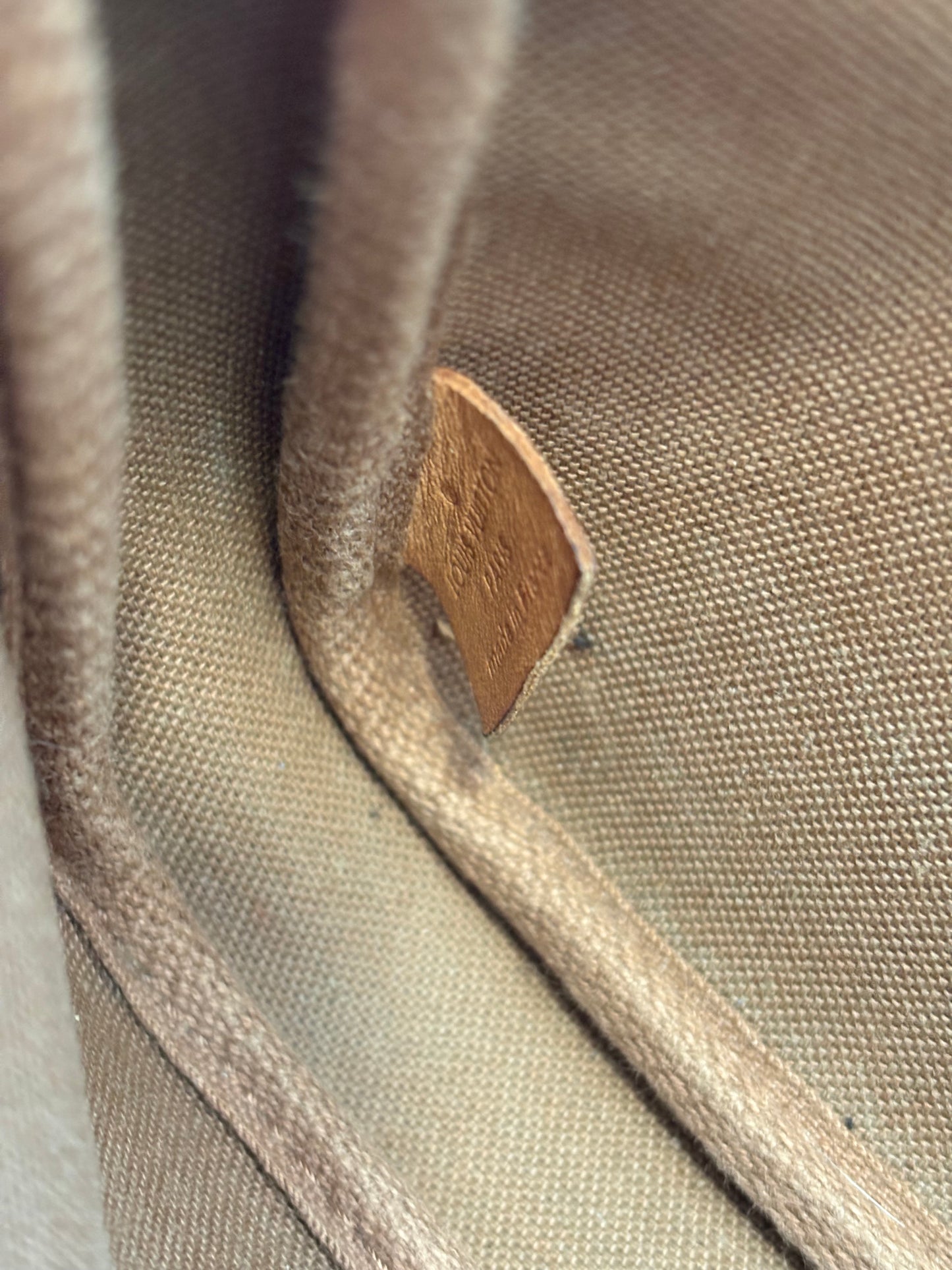 384068 - Louis Vuitton Multipochette