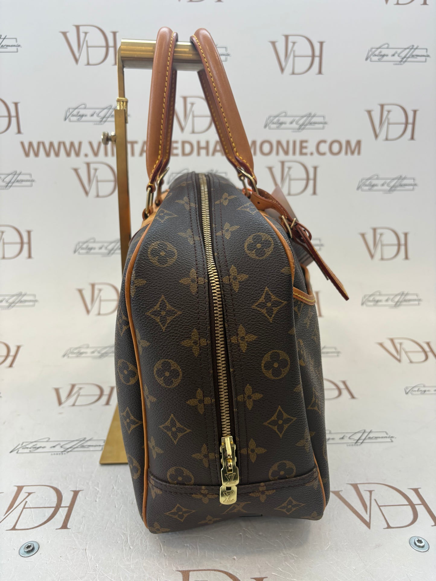 018924 - Louis Vuitton Deauville