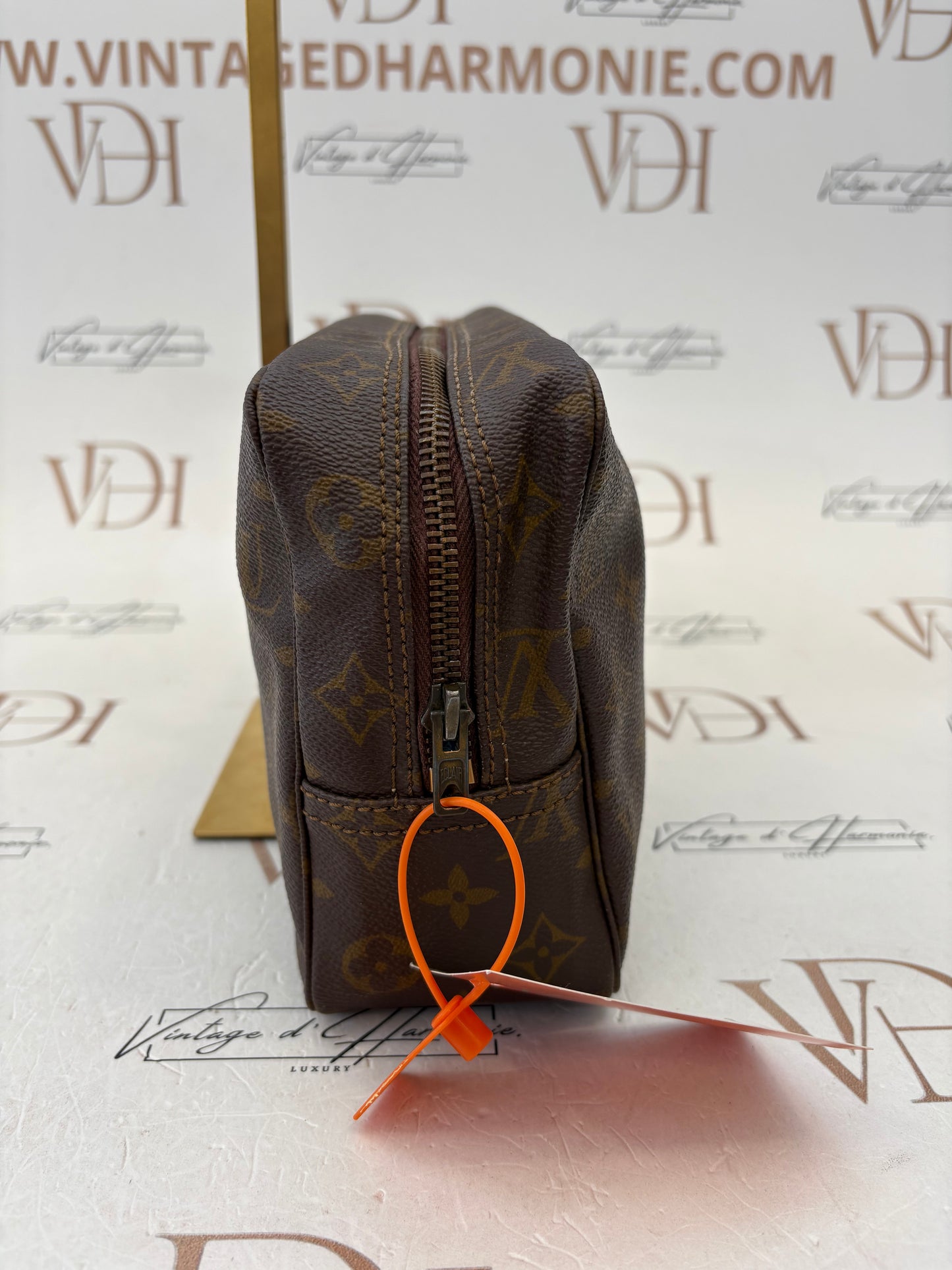 017737 - Louis Vuitton Trousse Toilette 28