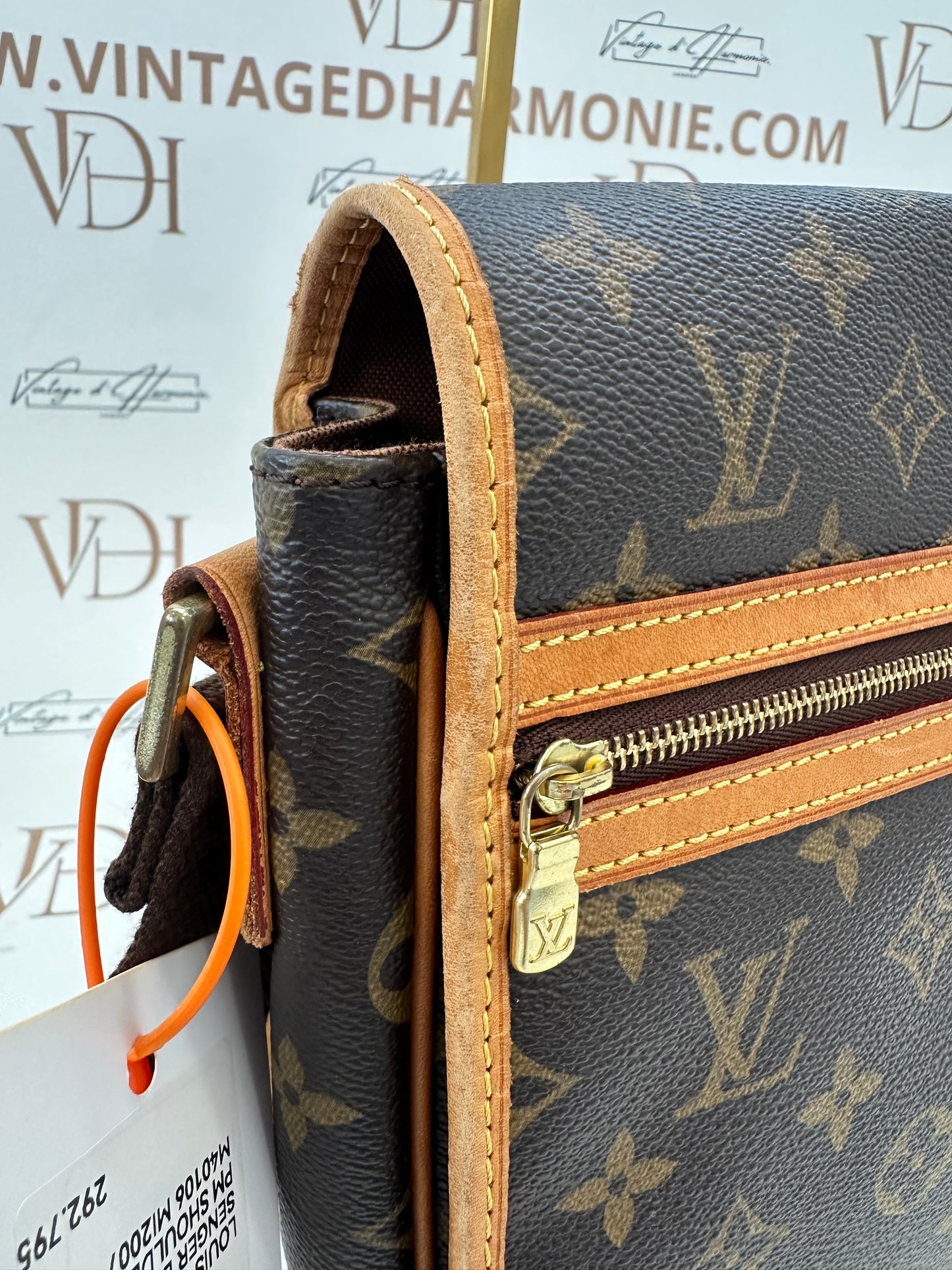 017996 - Louis Vuitton Messenger Bosphore PM