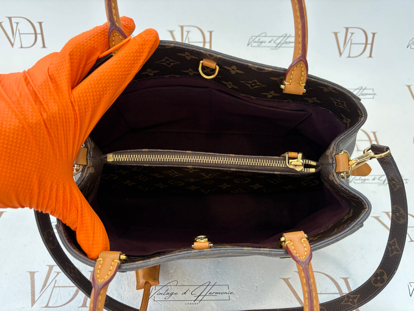 018231 - Louis Vuitton Montaigne