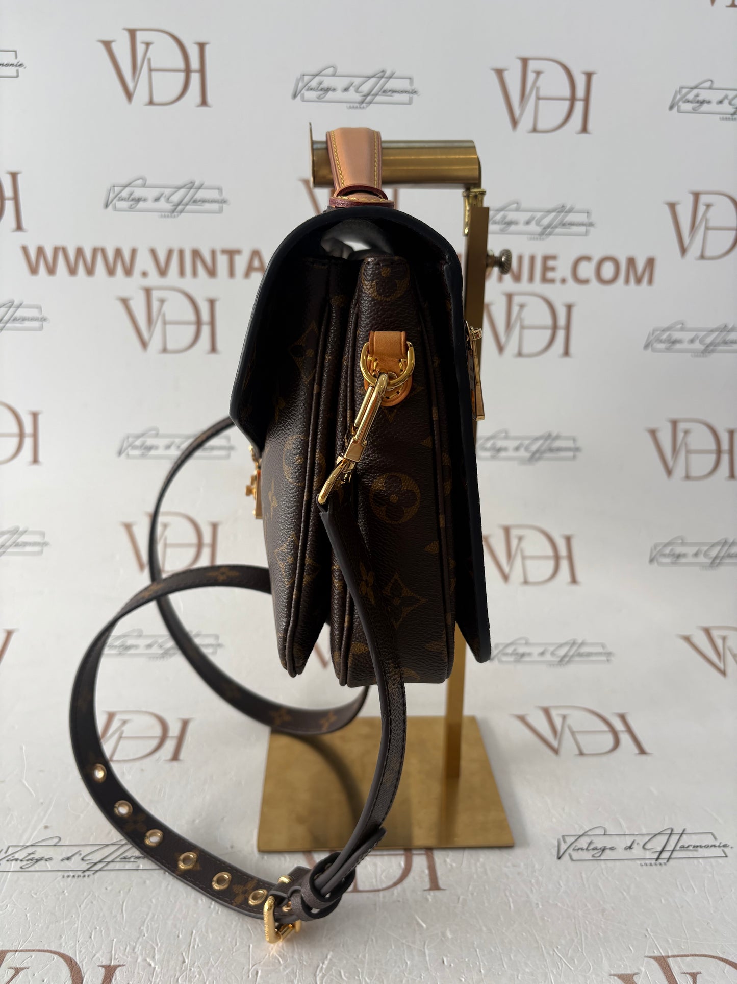 201106 - Louis Vuitton Metis