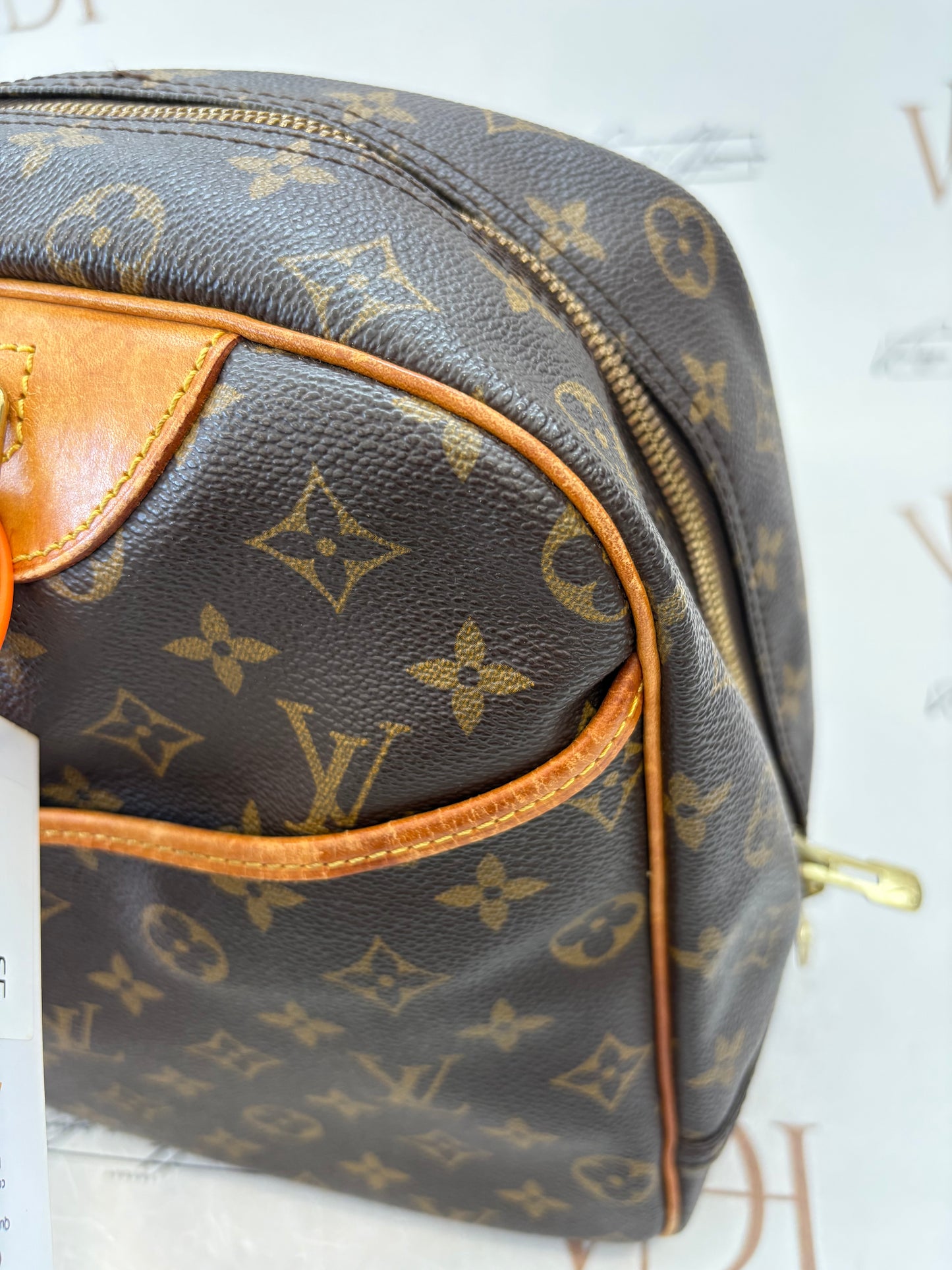 018941 - Louis Vuitton Deauville