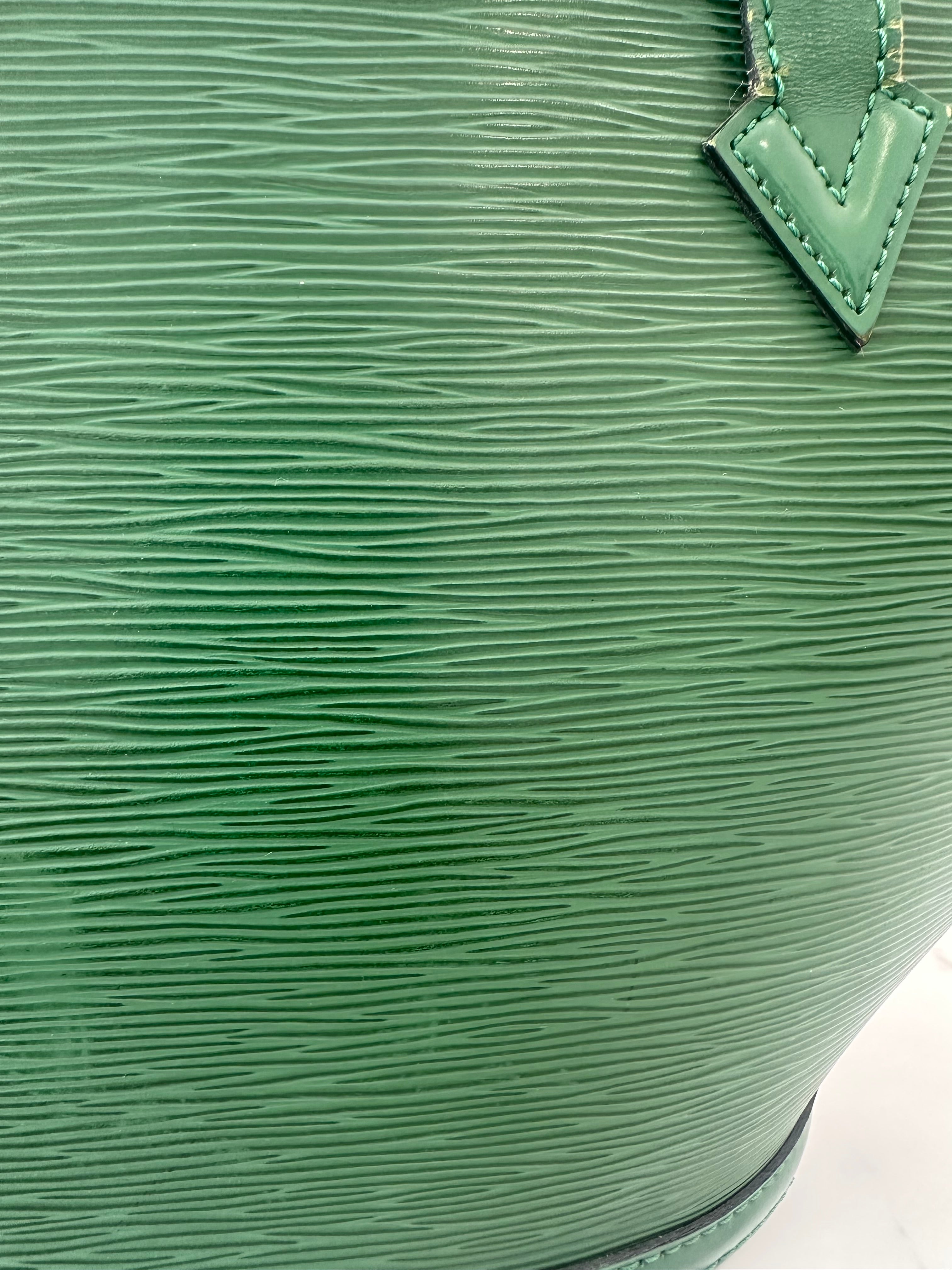 Louis Vuitton Green Epi Saint jacques