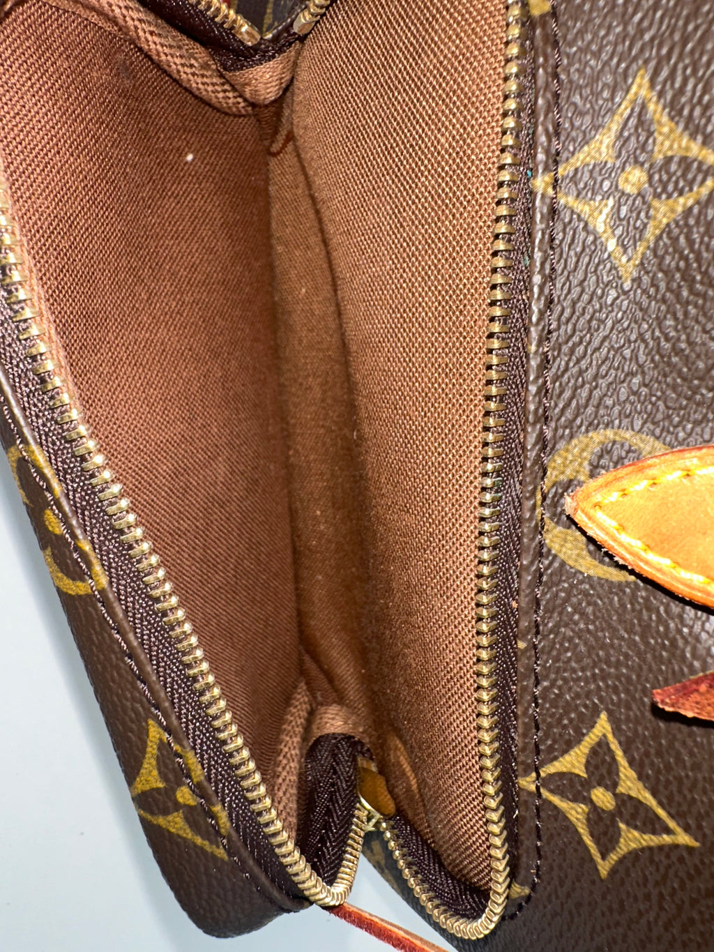 Louis Vuitton Montsouris MM