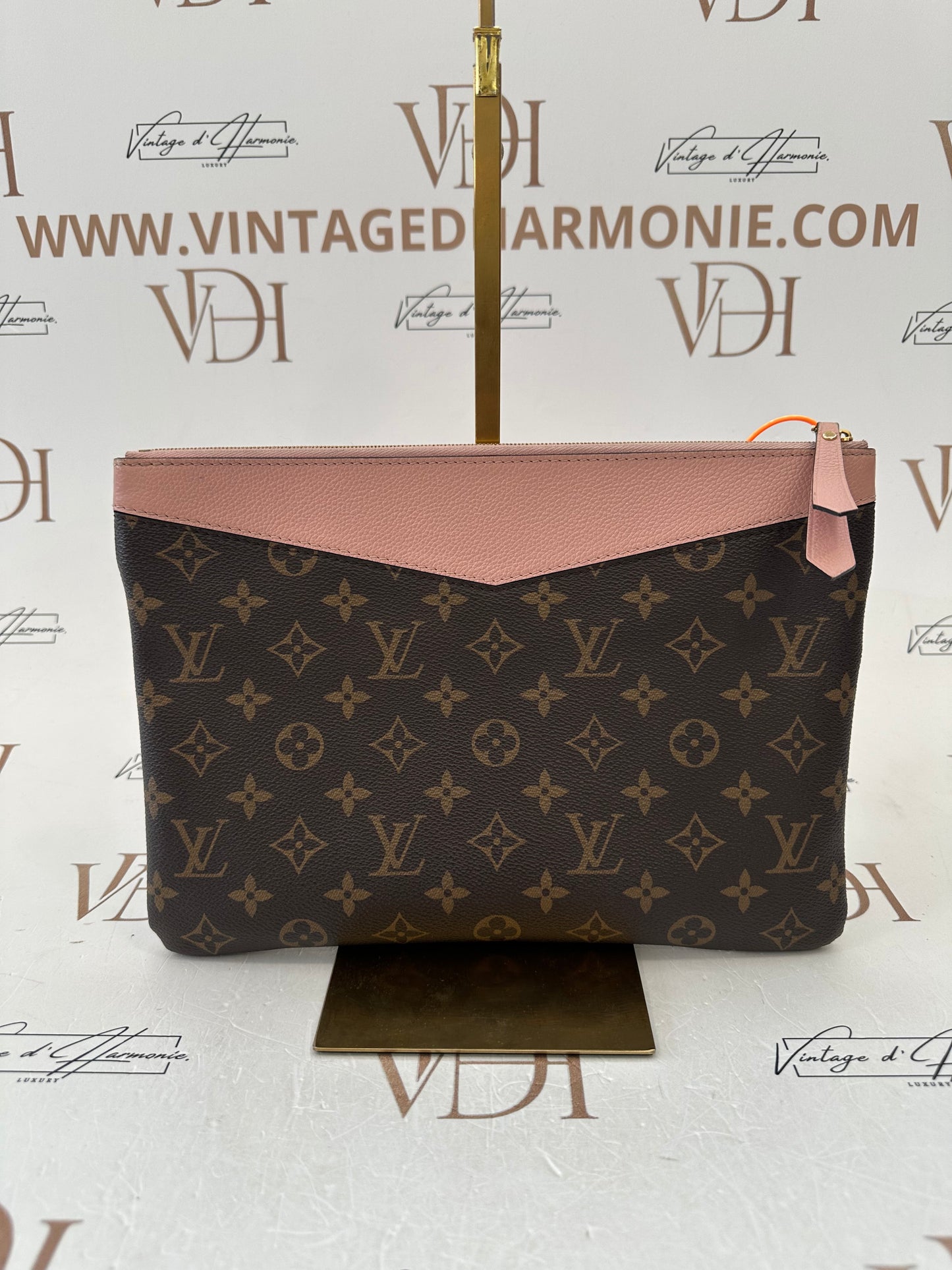 382895 - Louis Vuitton Daily