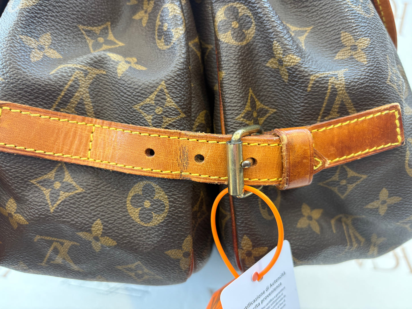 018589 - Louis Vuitton Saumur 35