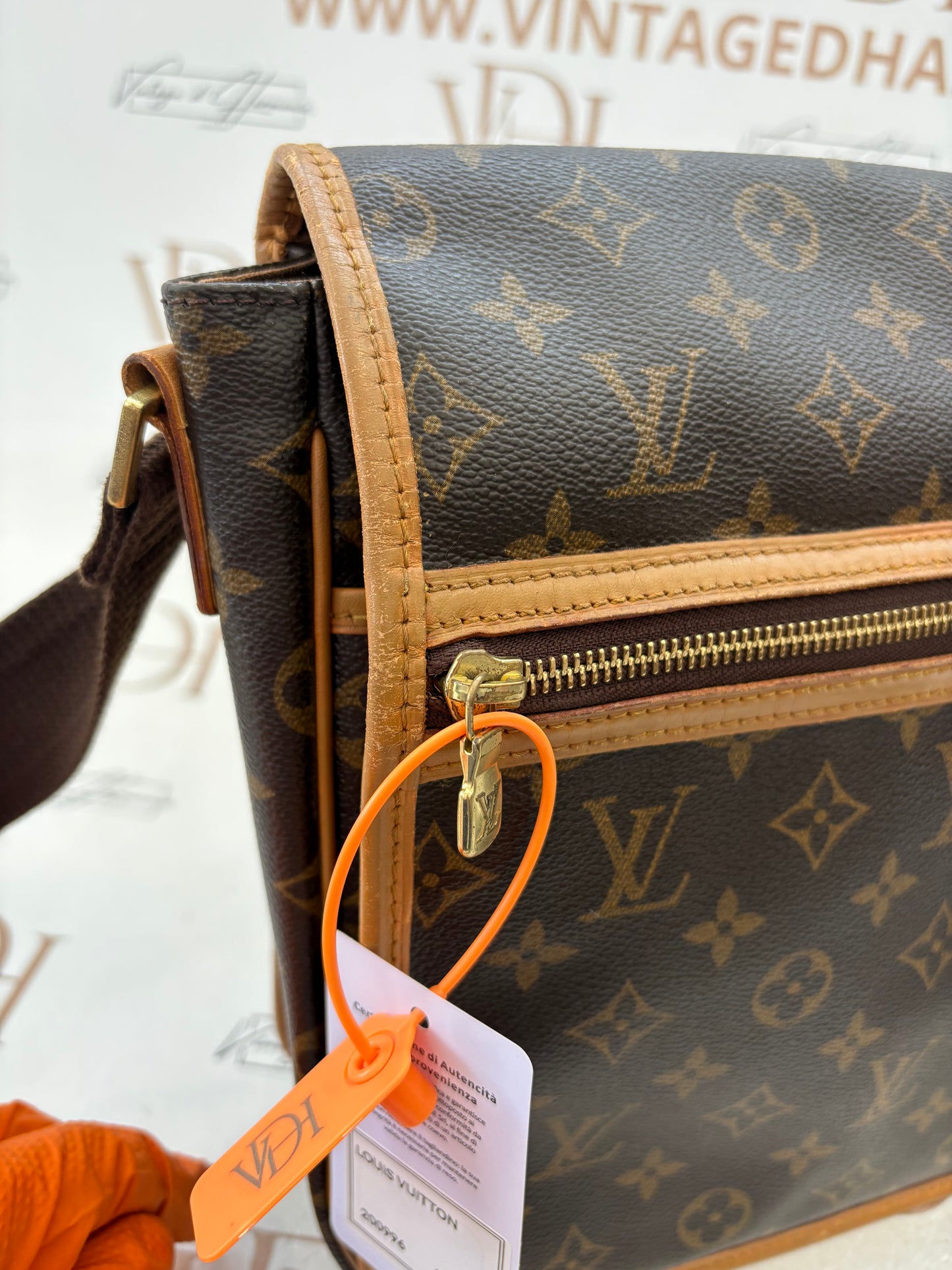 200996 - Louis Vuitton Bosphore