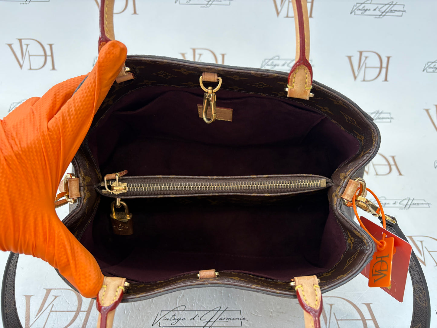 018367 - Louis Vuitton Montaigne MM