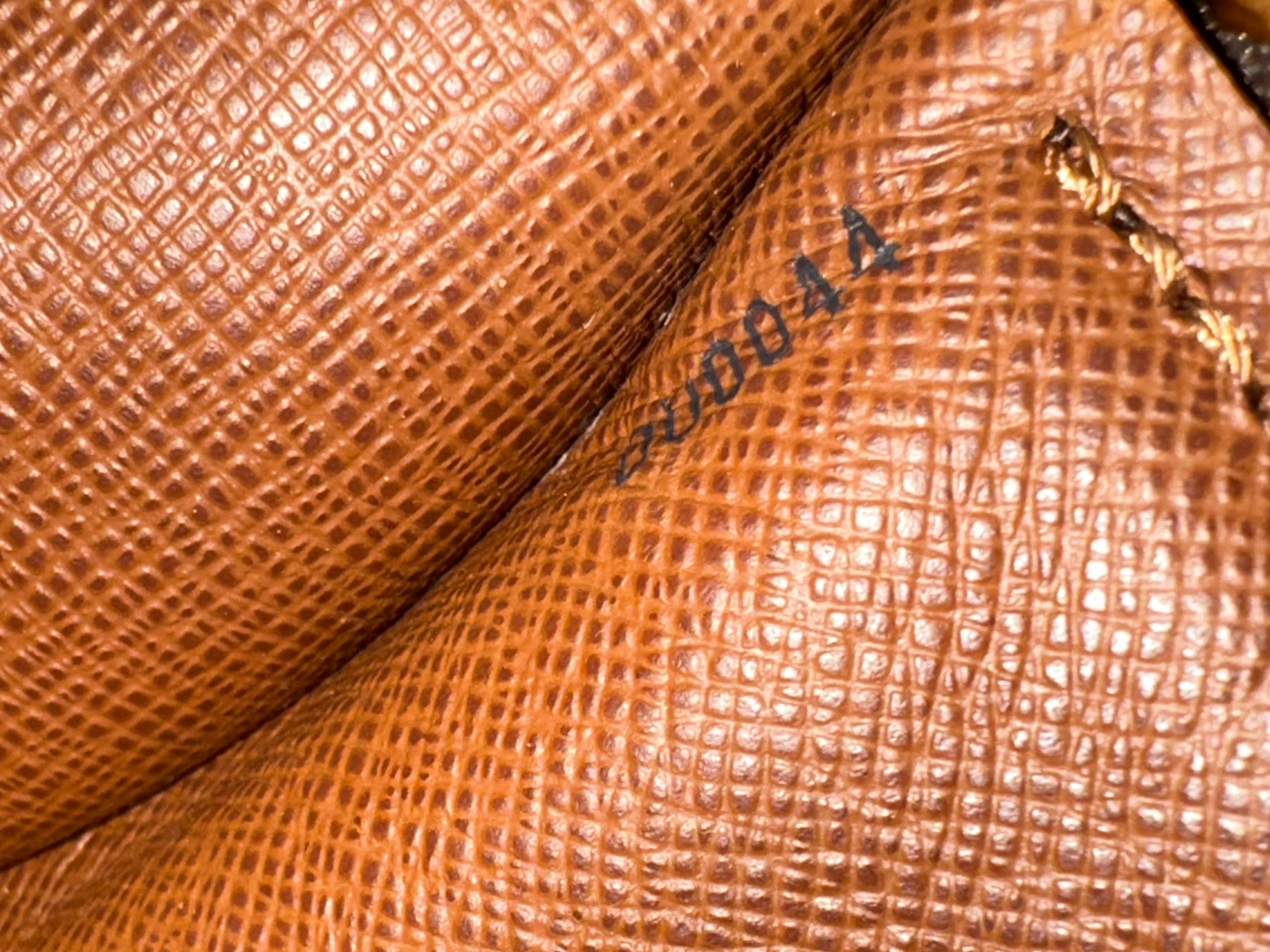 Louis Vuitton Papillon 26