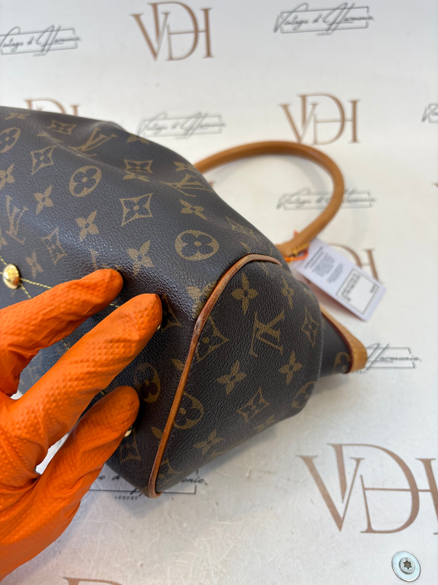 018378 - Louis Vuitton Tivoli PM